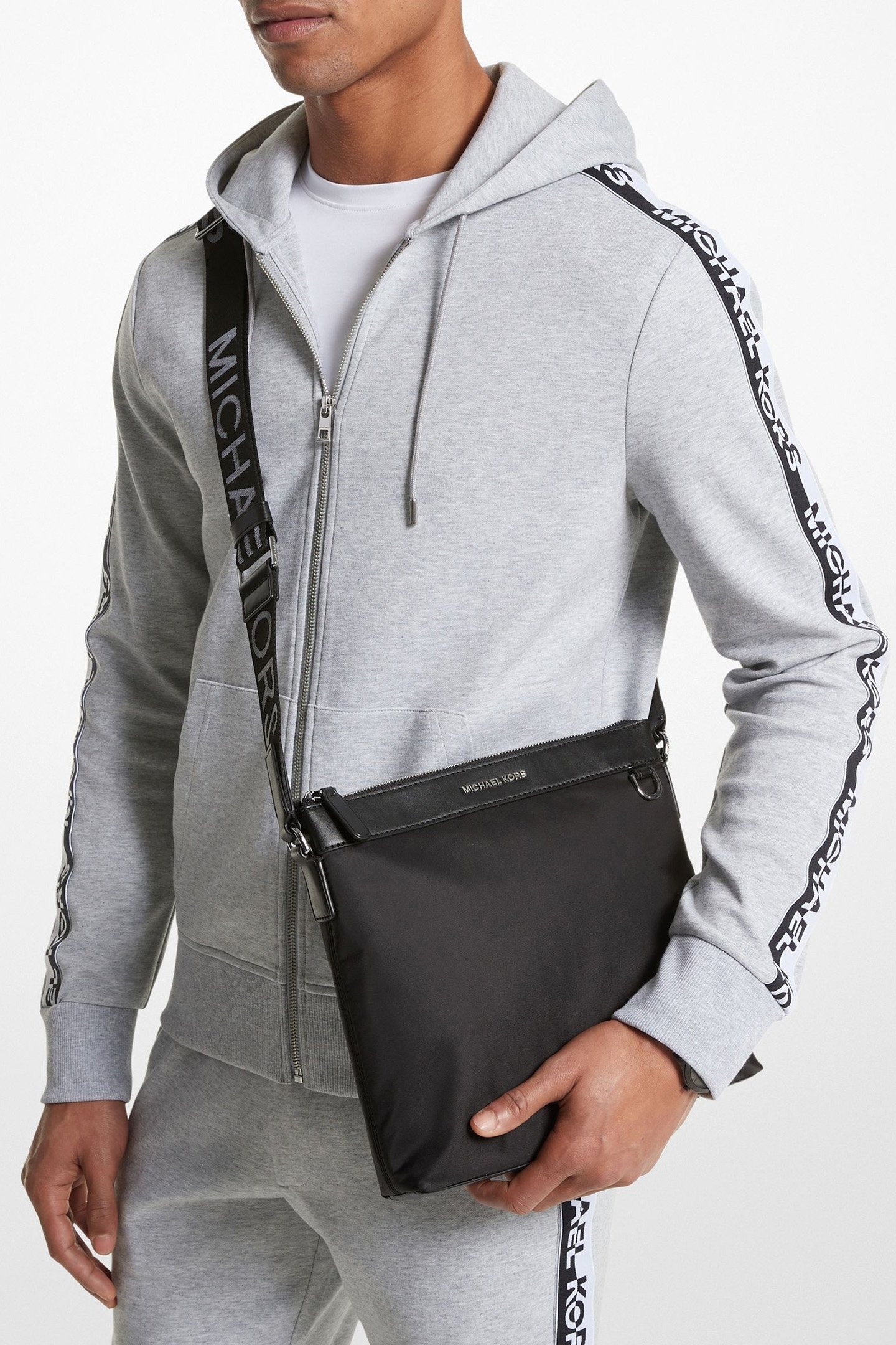 CROSS BODY BAG IN BLACK 2