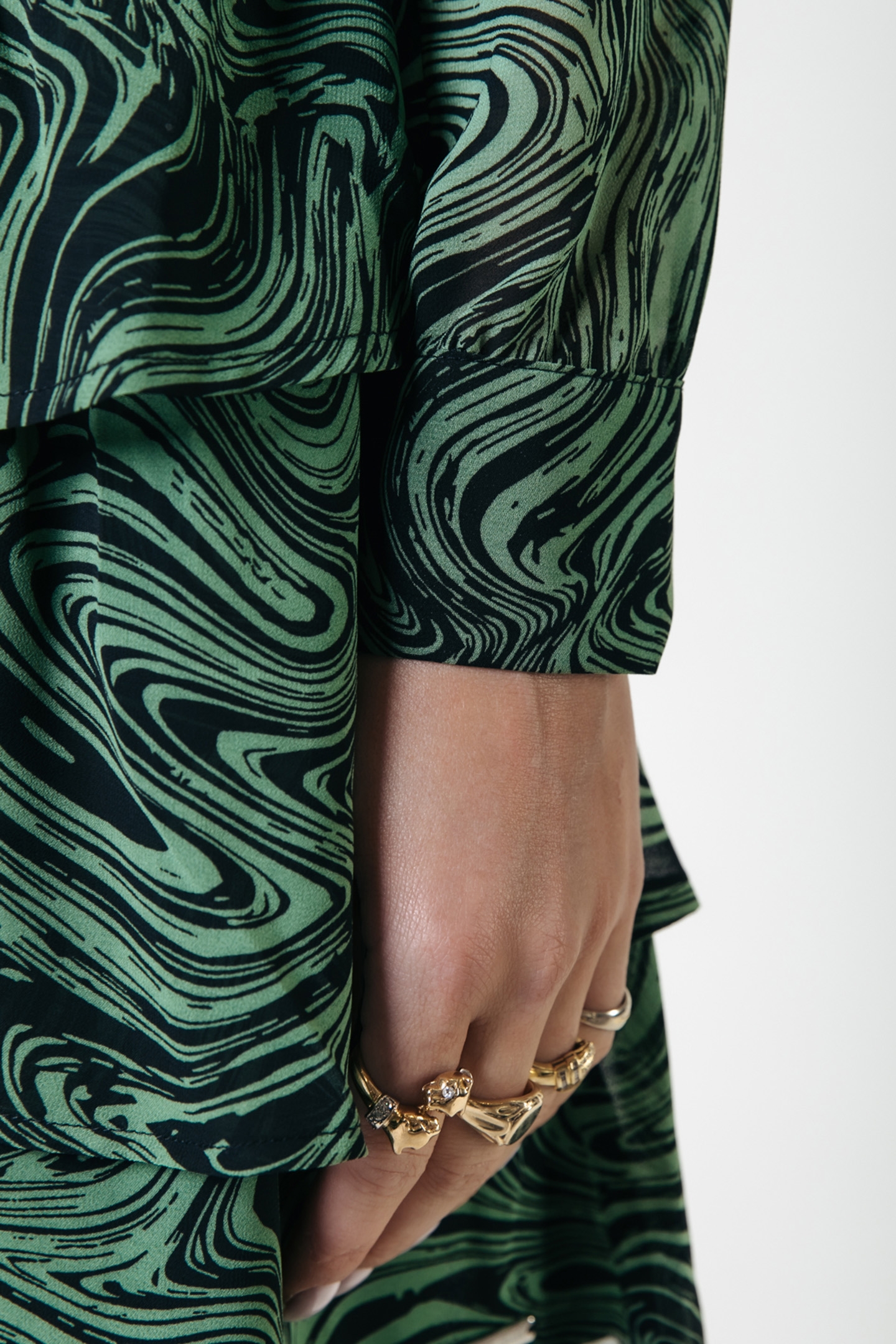 SACHA LIQUID PAINT SHIRT DRESS LS SOFT GREEN 4