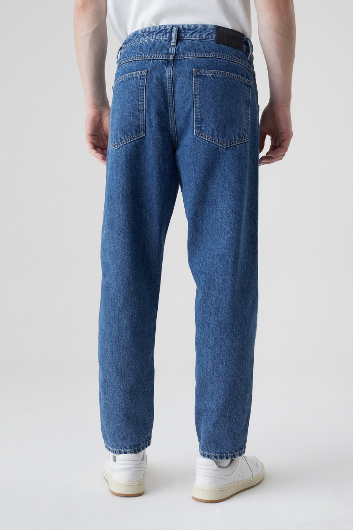 X-LENT TAPERED JEANS MID BLUE 1