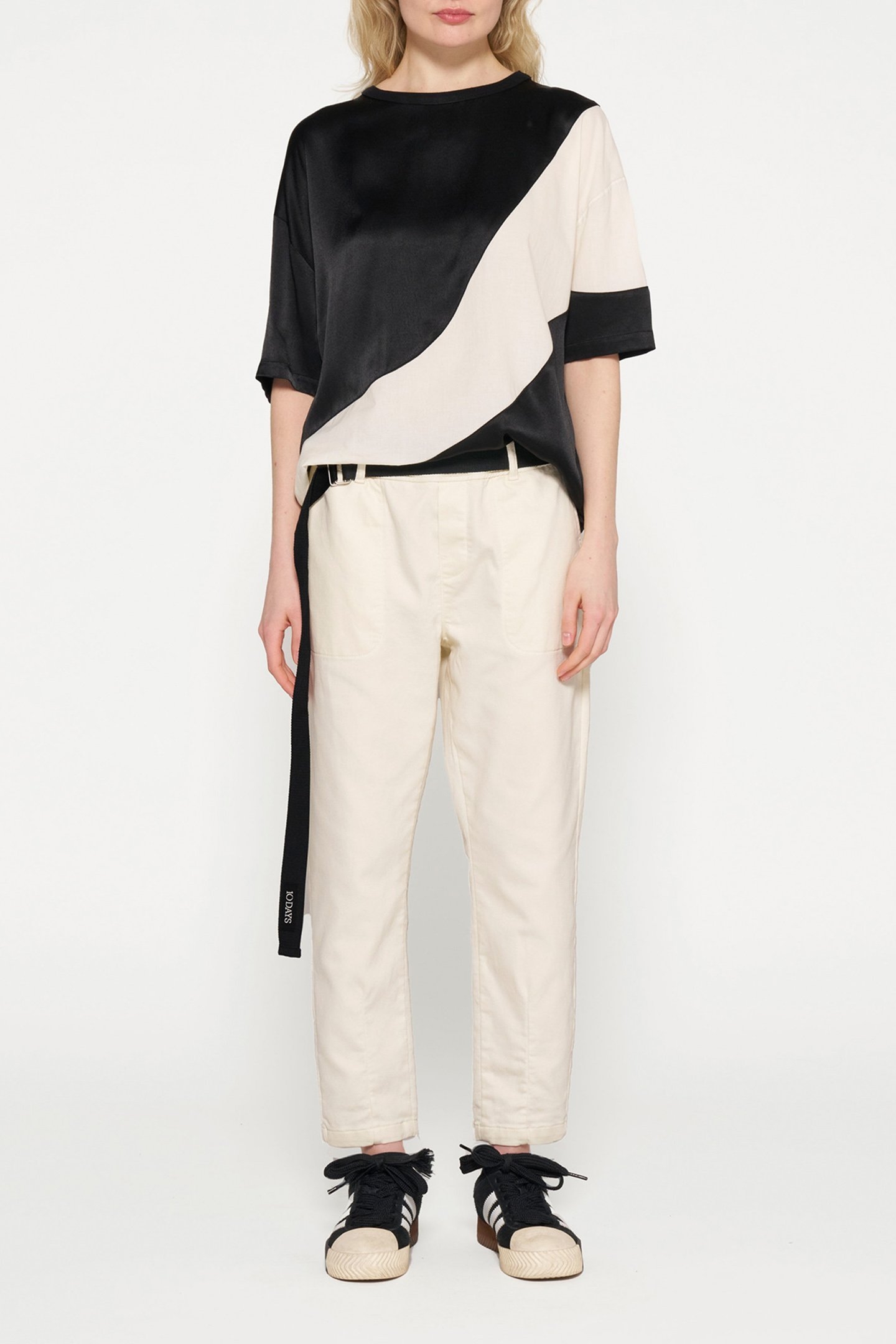 TEE BLOUSE CONTRAST BLACK 2