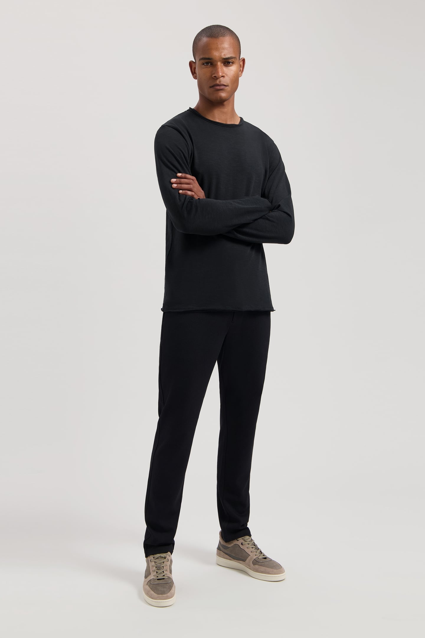 DS_NEWMAN CREWNECK BLACK 3