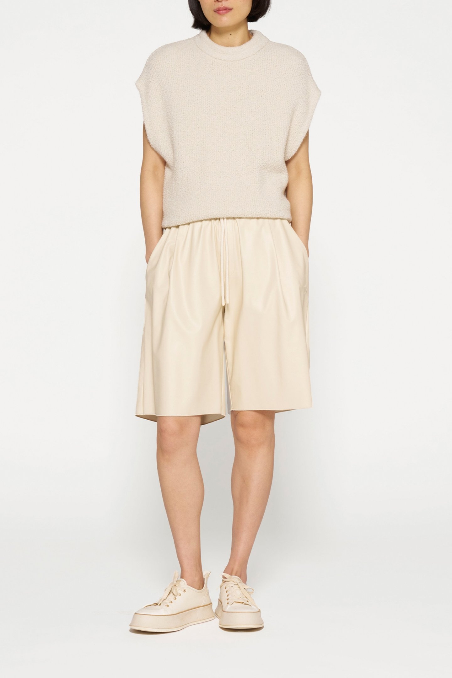 LEATHER LOOK BERMUDA LIGHT SAFARI 2