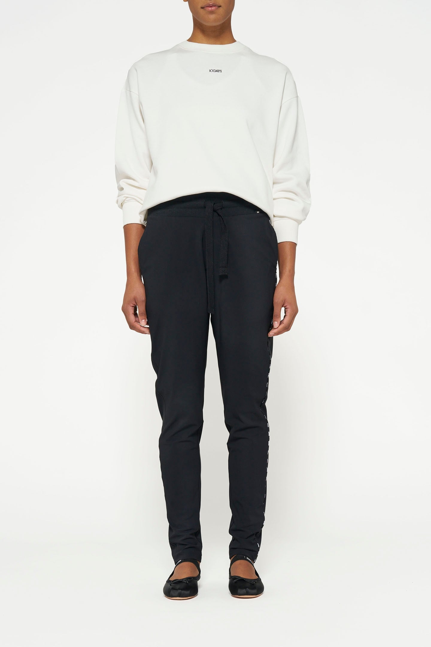 THE SWEATER LOGO ECRU 6