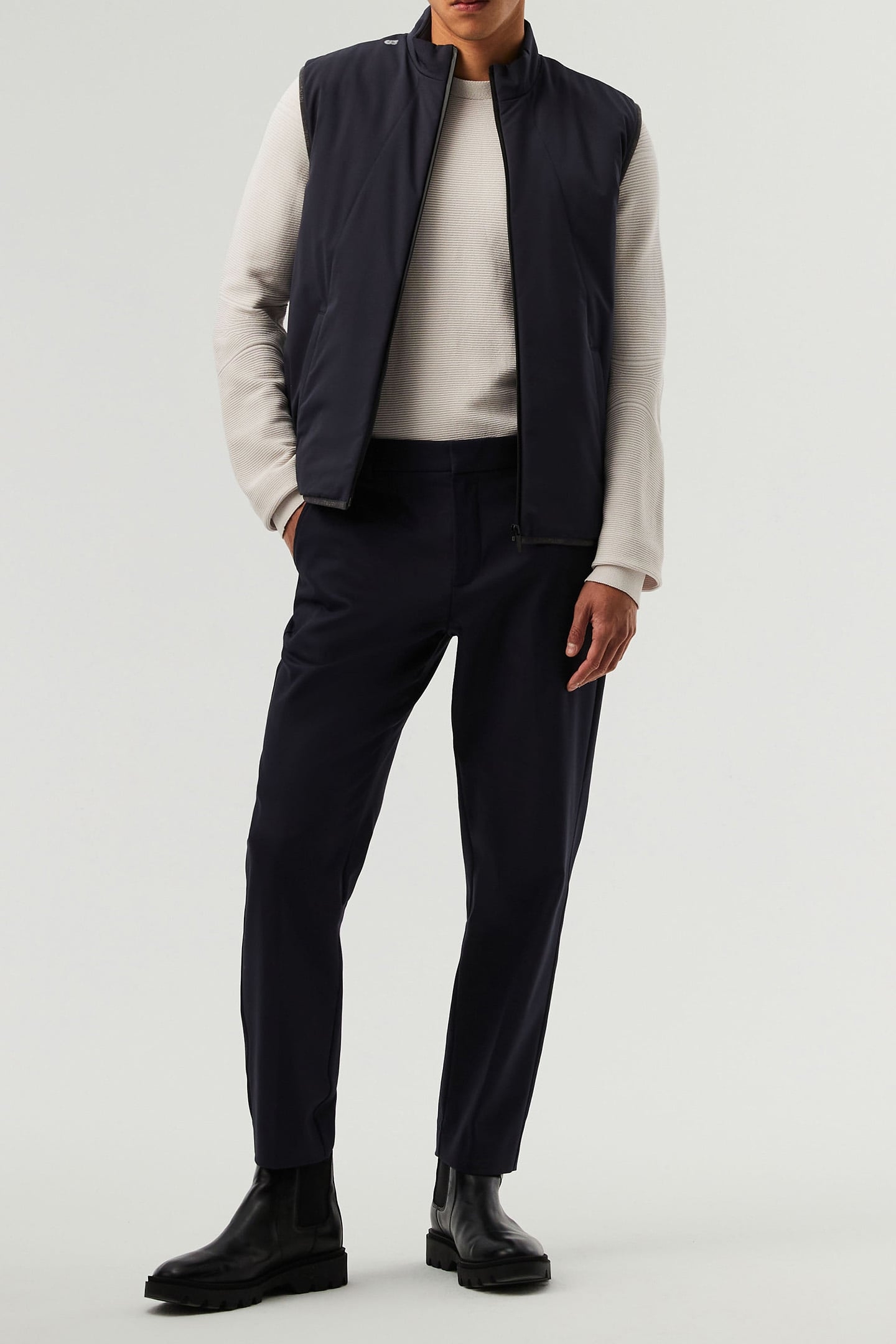 OVEMP V1.C1.03 HEATABLE VEST NAVY 1