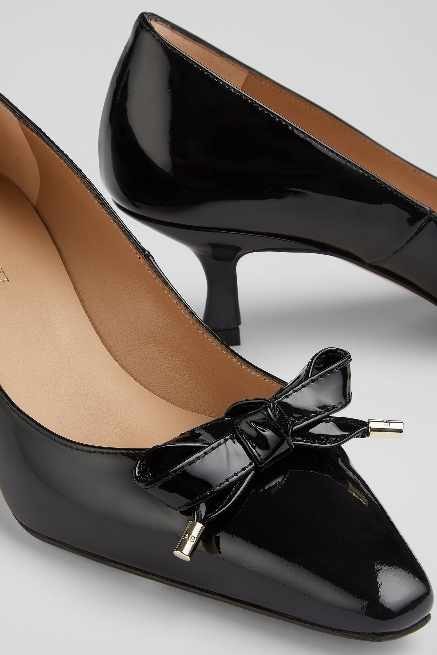 CC ALMA EYELET BOW COURT BLACK 4