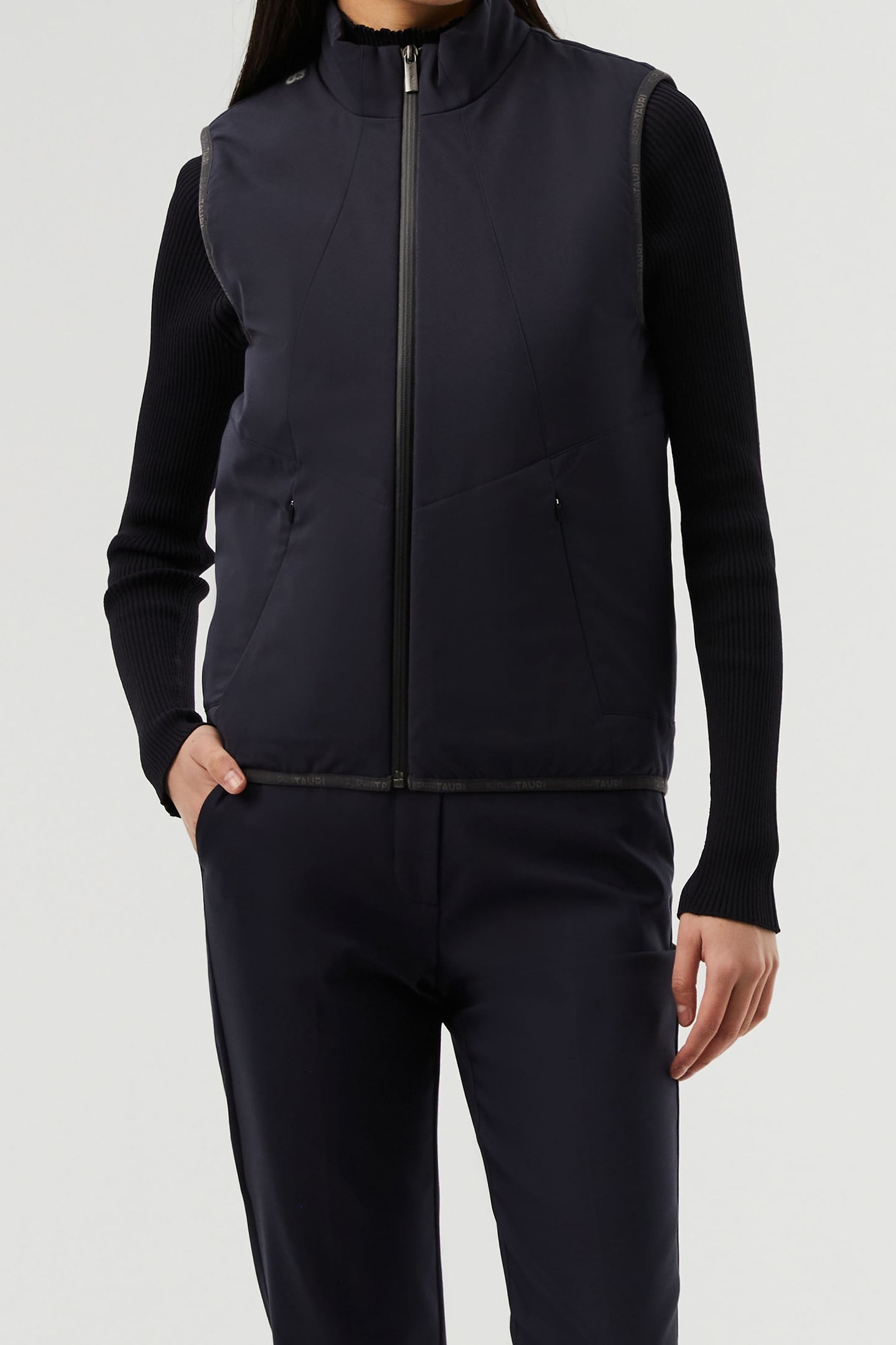 OVEMA V1.C1.03 HEATABLE VEST NAVY 1