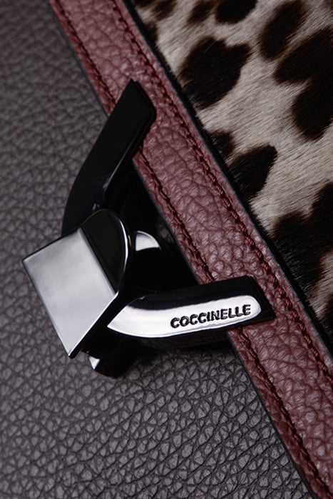 CROSS BODY BAG IN GRAINED LEATHER 5