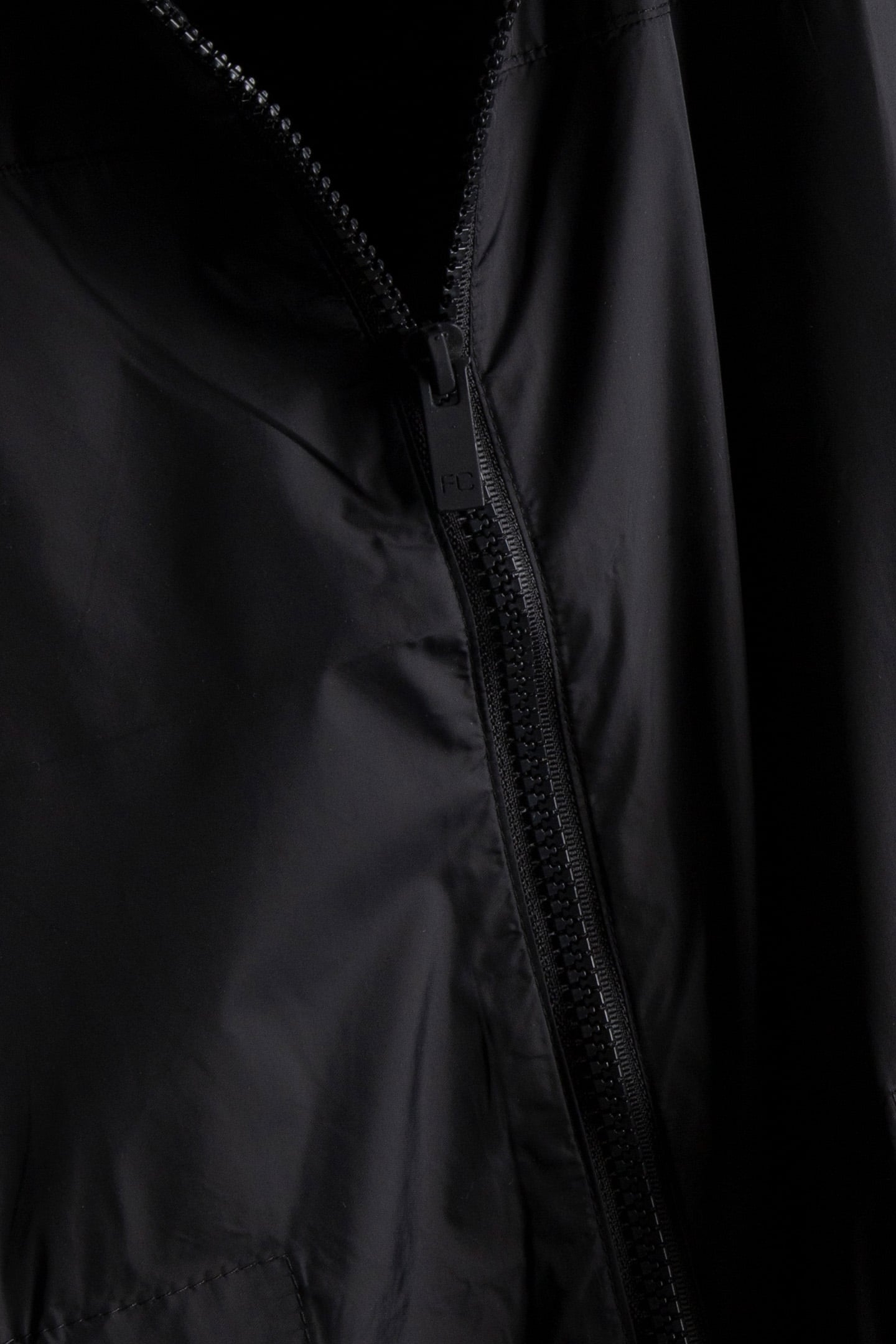 PARKA TECH BLACK 4