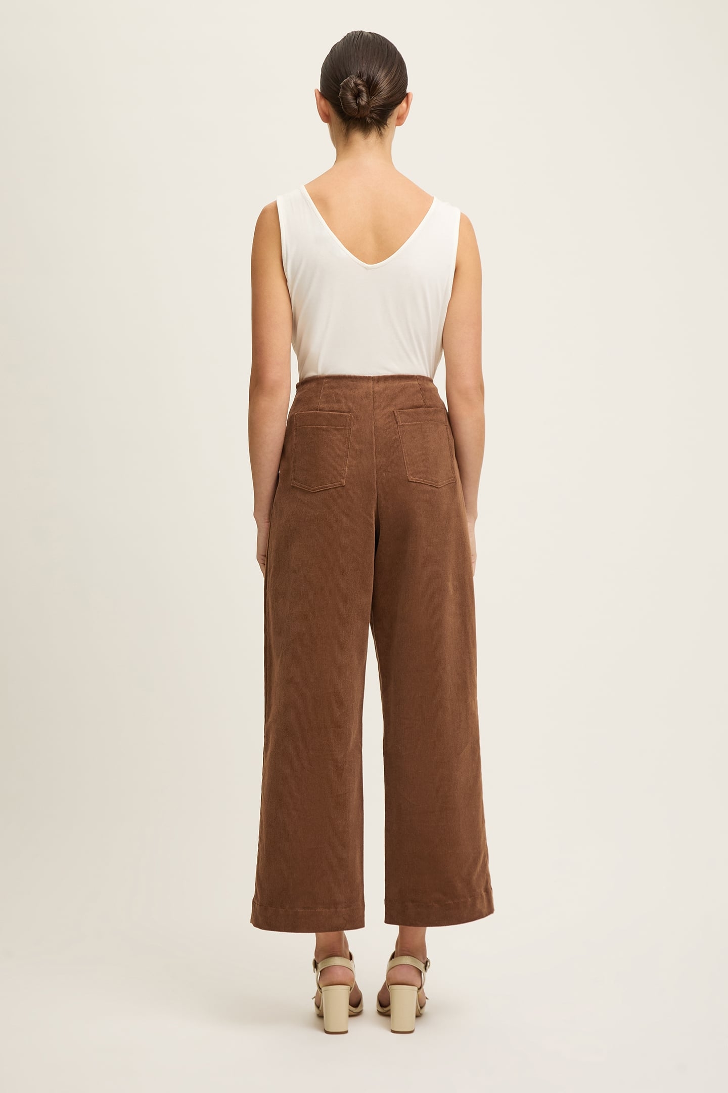 TR HANS CORD TROUSER CHOCOLATE 2