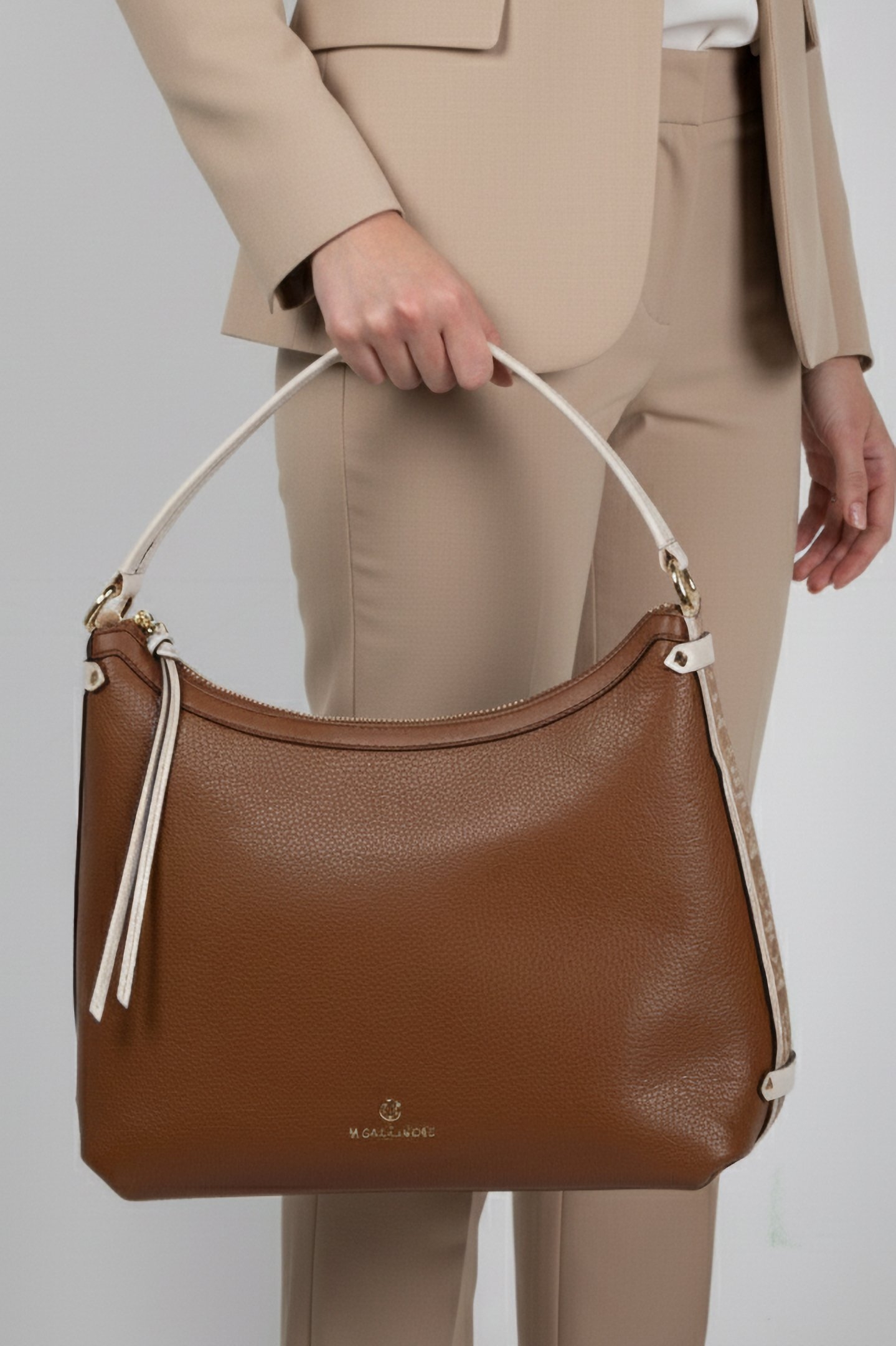 LEATHER HOBO SHOULDER BAG IN CREAM AND BROWN 1
