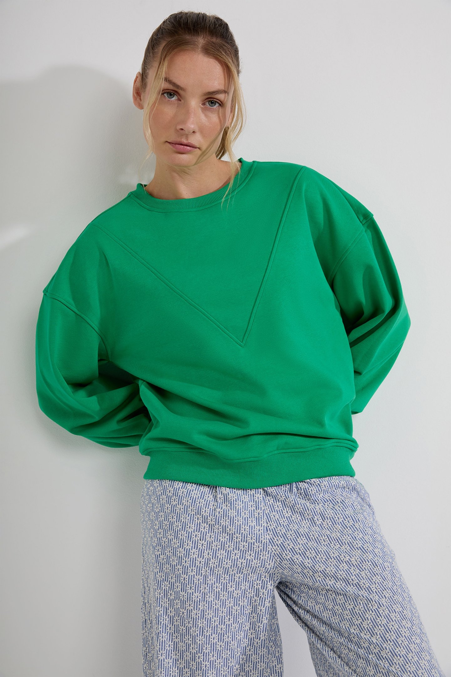 DONOVAN SWEATER PARROT GREEN 1