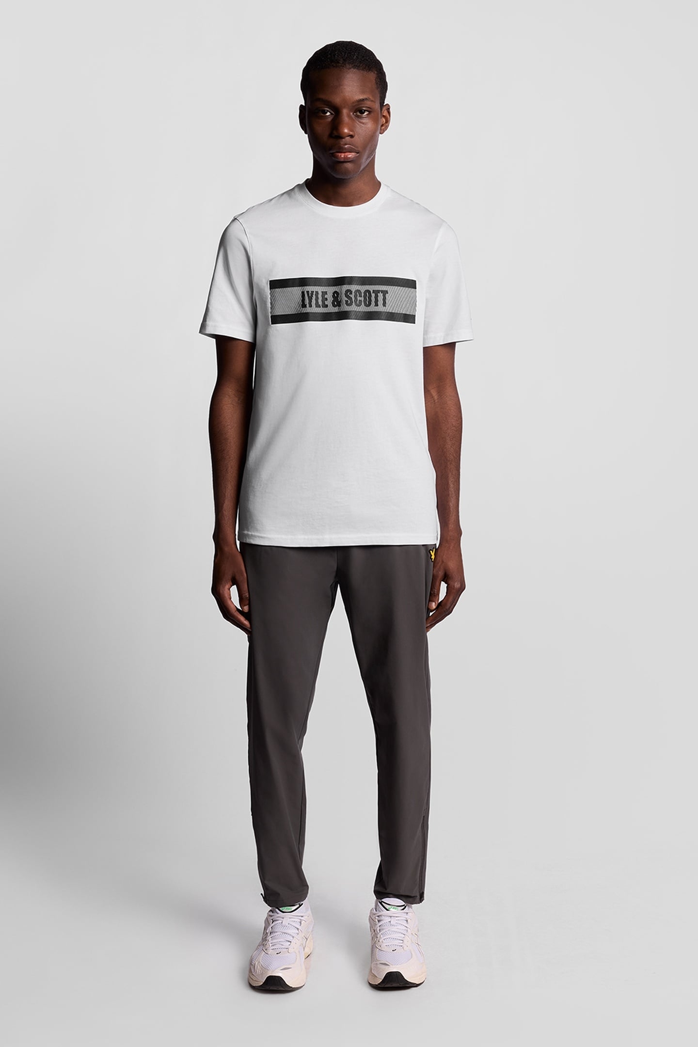 STRIPE LOGO GRAPHIC T-SHIRT WHITE 2