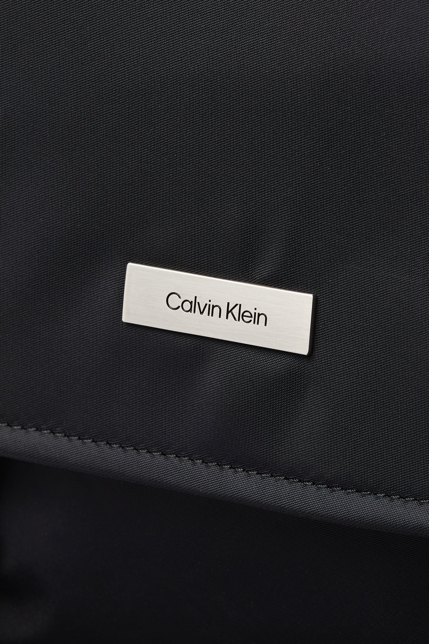 SLEEK SMALL MESSENGER BLACK 5