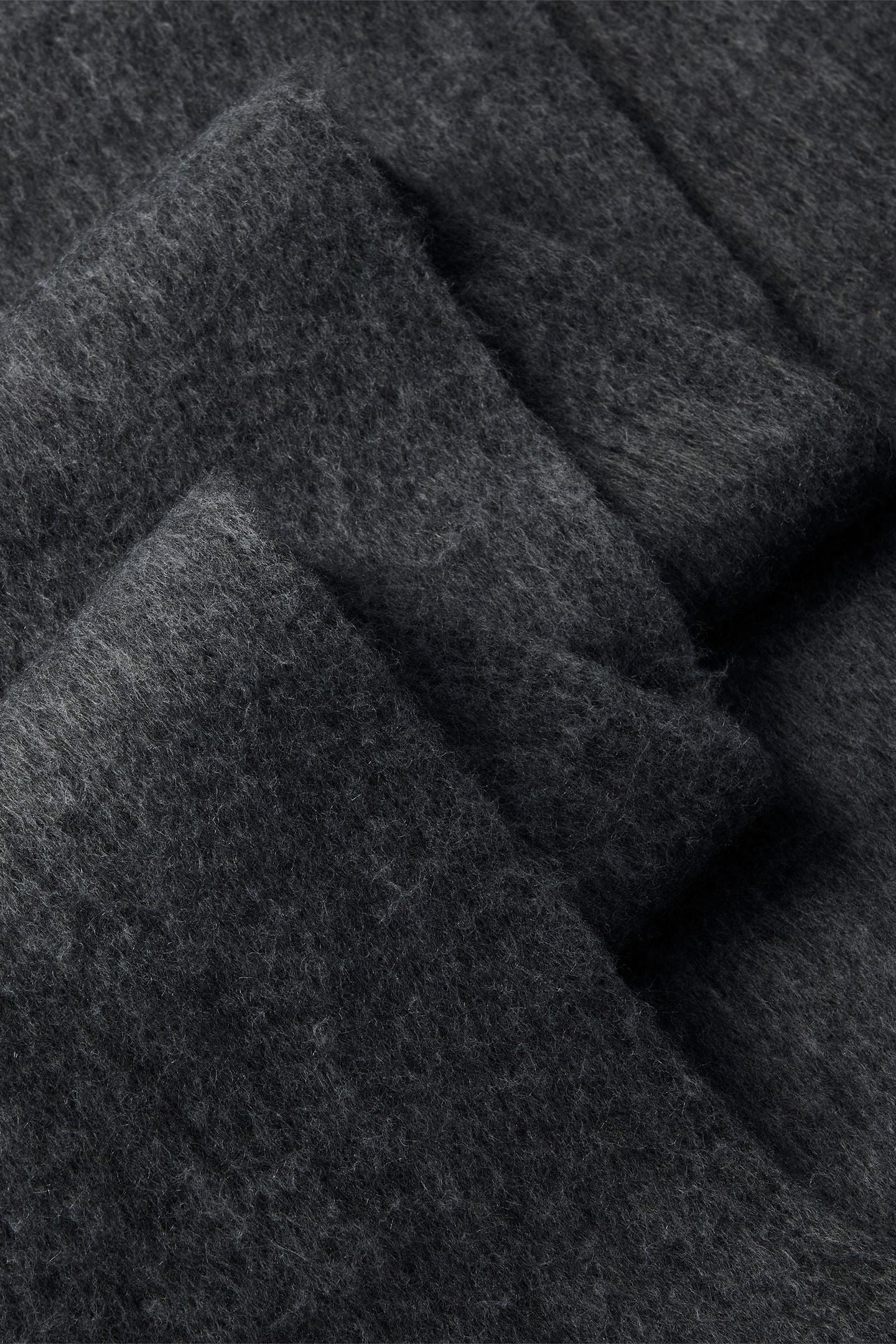 EMBLEM BRUSHED SCARF DARK GREY 4