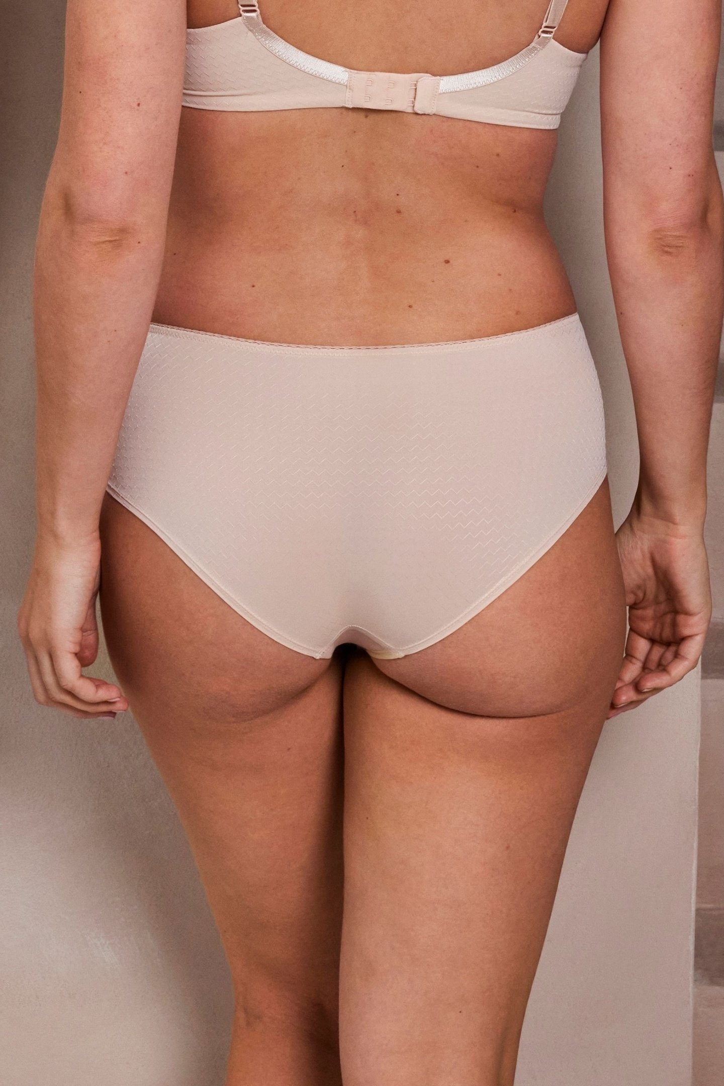 SHORTY ZIGZAG SKINTONE 2