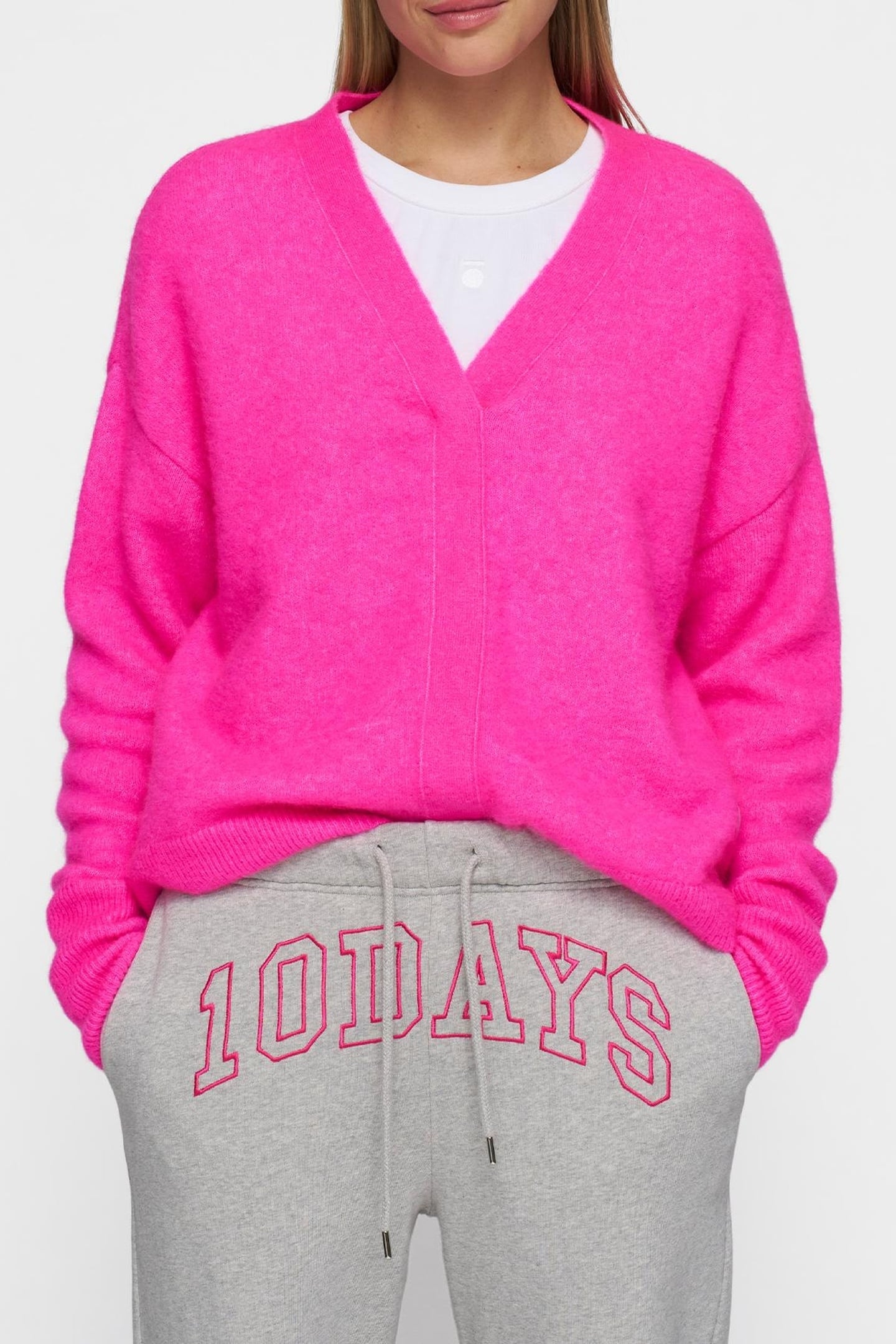 V-NECK KNIT SWEATER NEON PINK 1