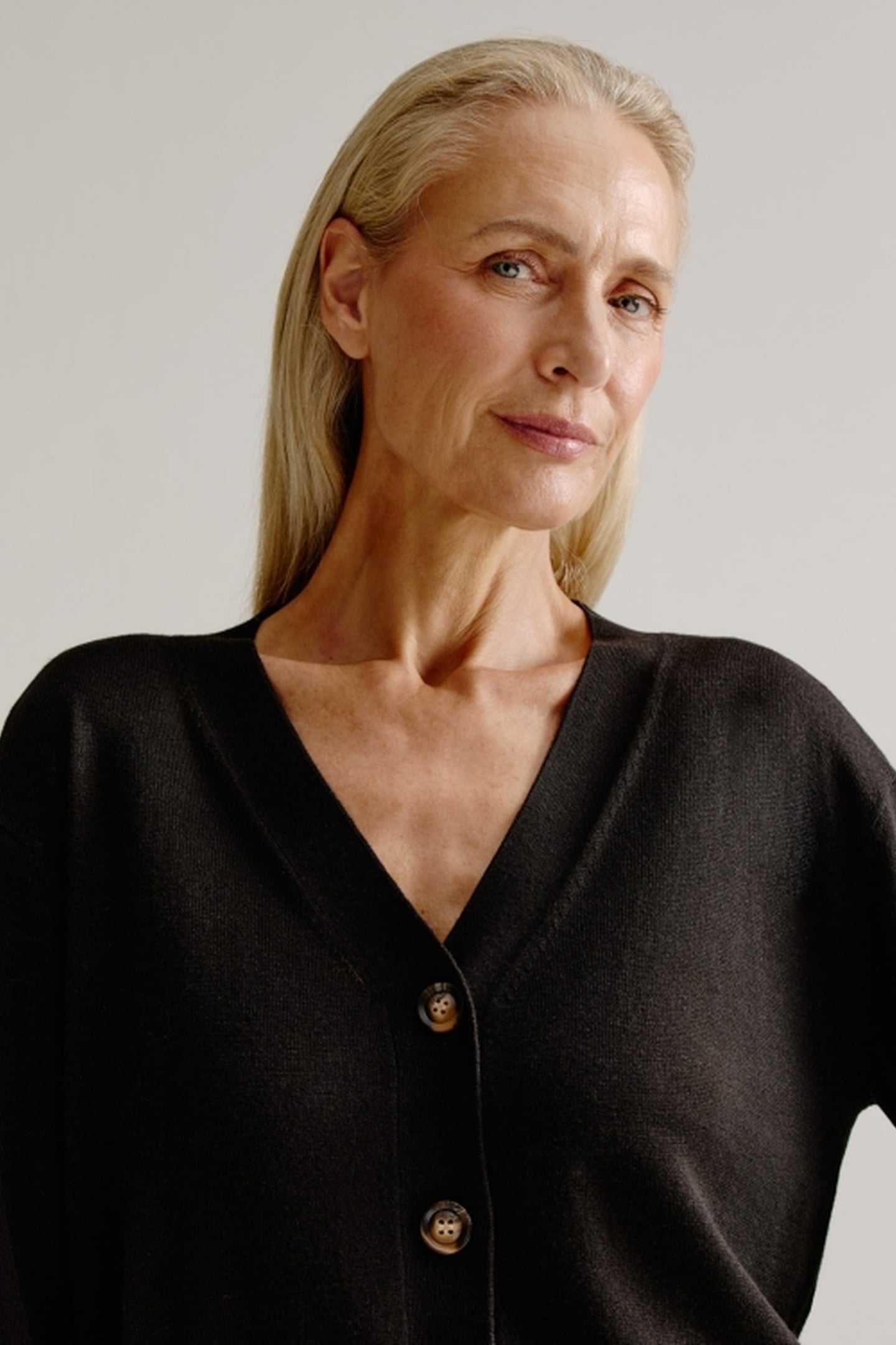 AUGUST CARDIGAN BLACK 5