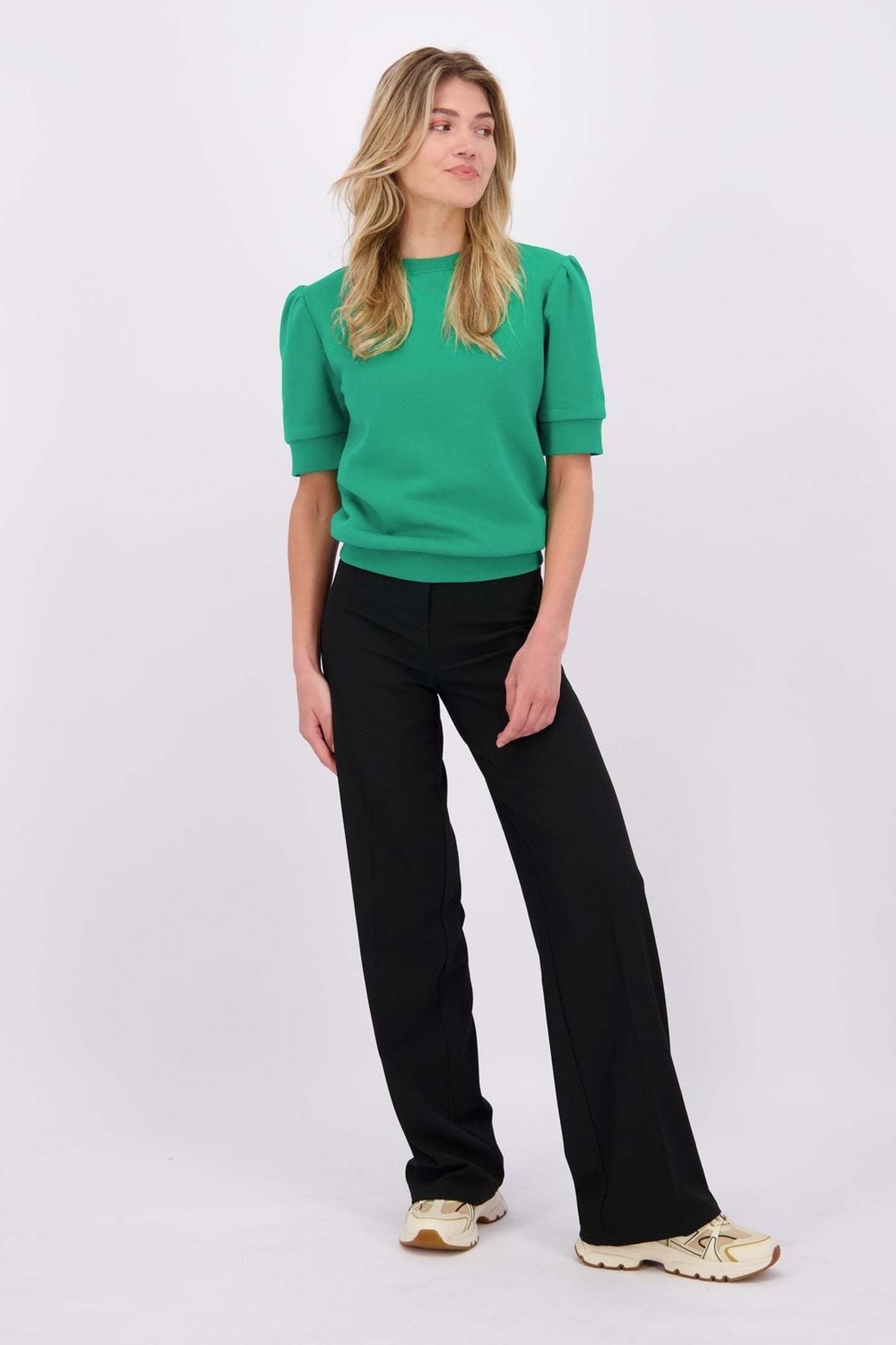 STEFANIE DEEP BLACK 2