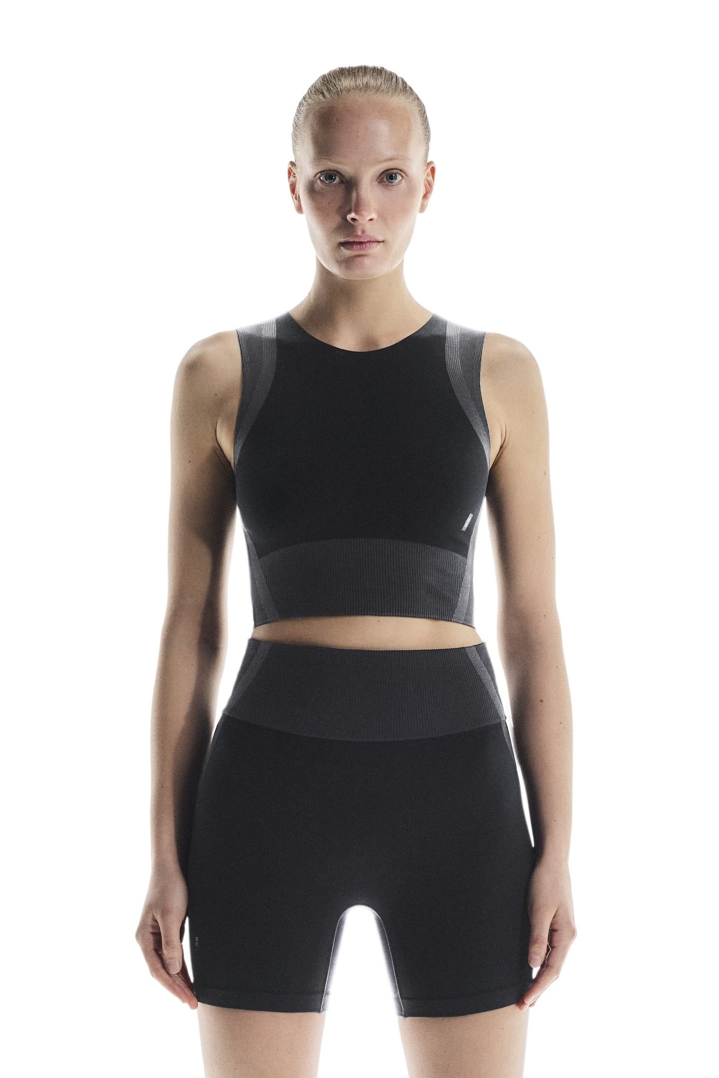 STUDIO KNIT CROP 1 W BLACK | ECLIPSE 1