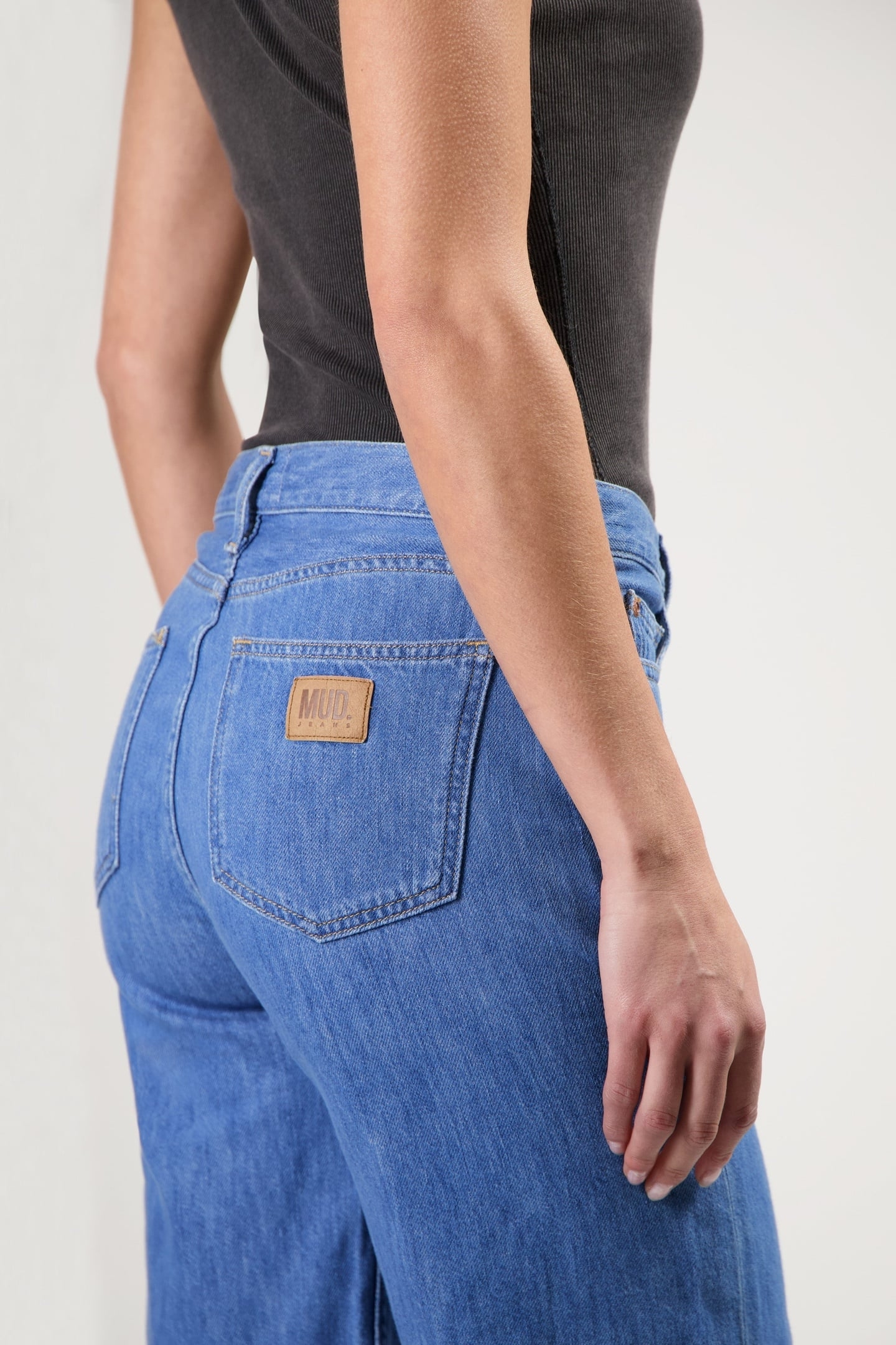 SUZY MID SHORT MEDIUM STONE 5