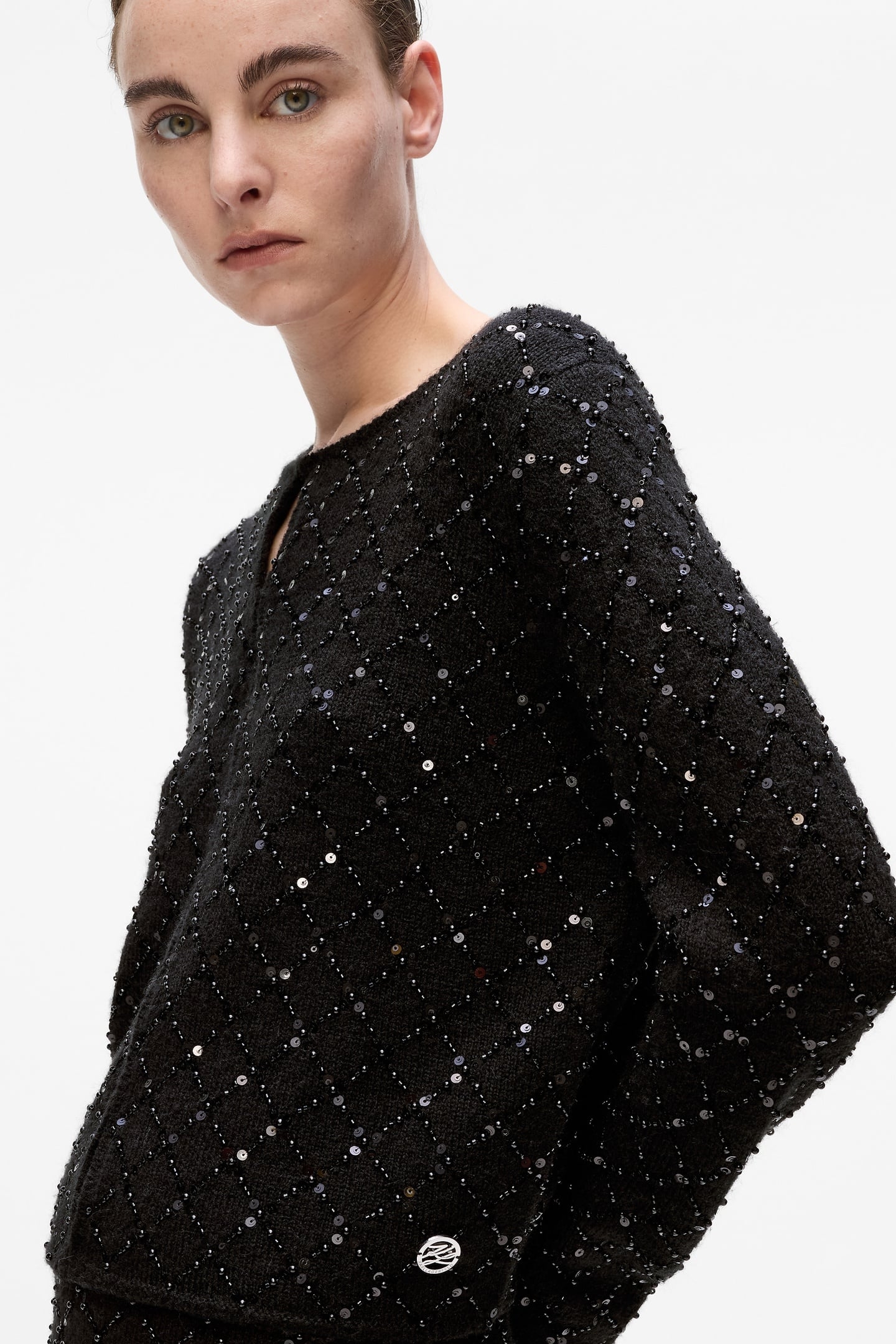 BLACK EMBELLISHED KNIT CARDIGAN 2