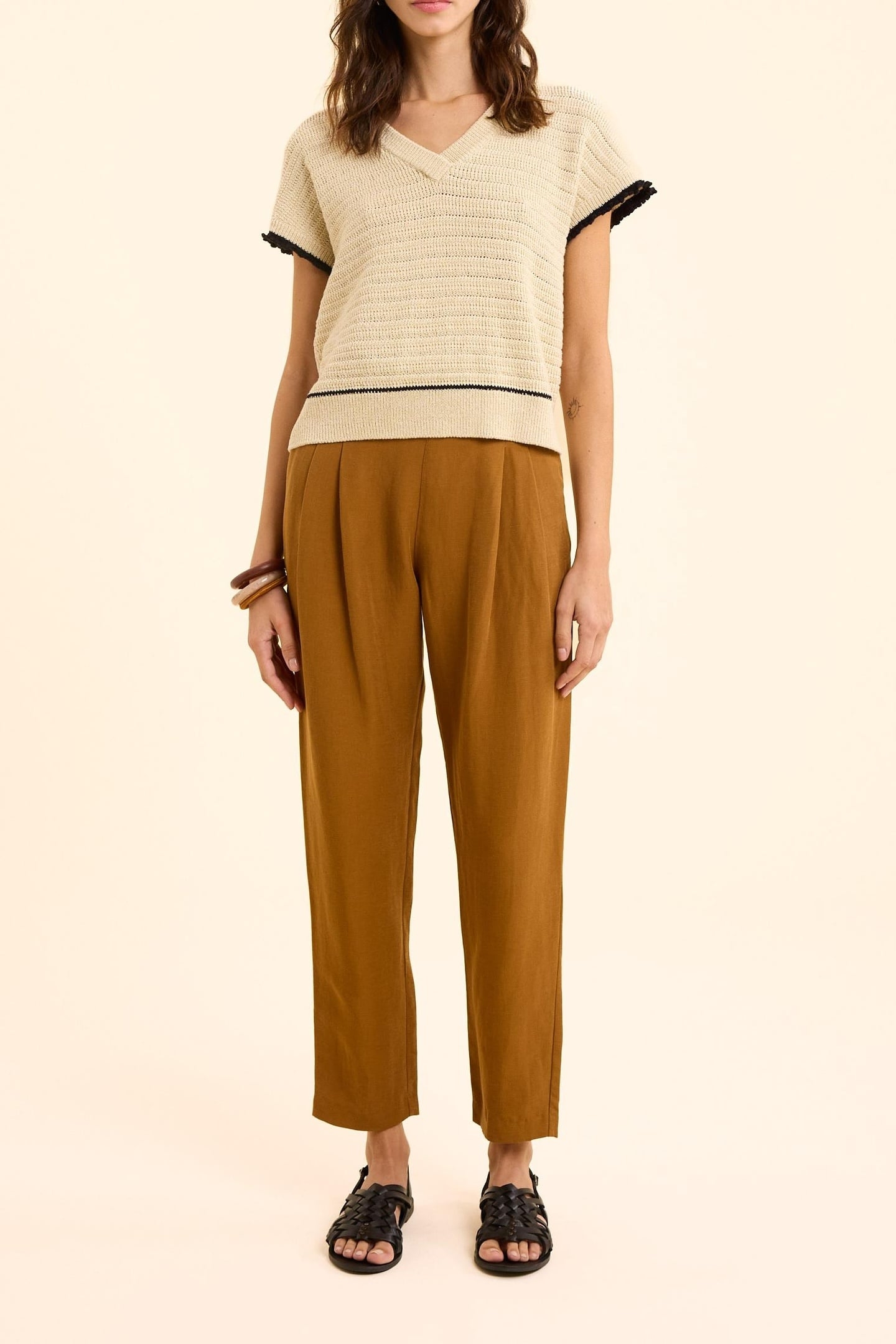 GOLD KNIT SWEATER WITH BLACK EDGES ECRU 2