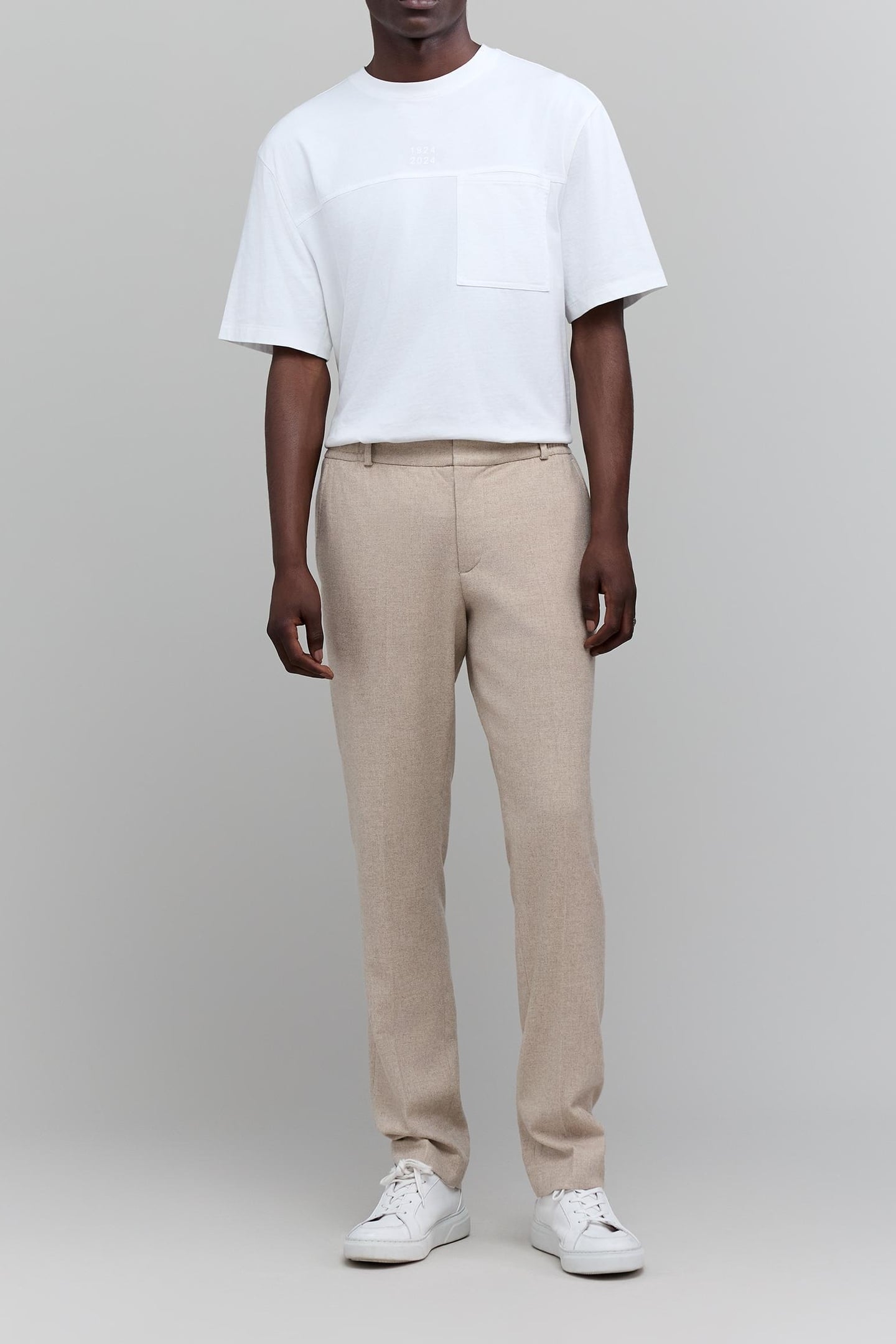 WHITE ORGANIC COTTON T-SHIRT WITH EMBROIDERED DATES 1