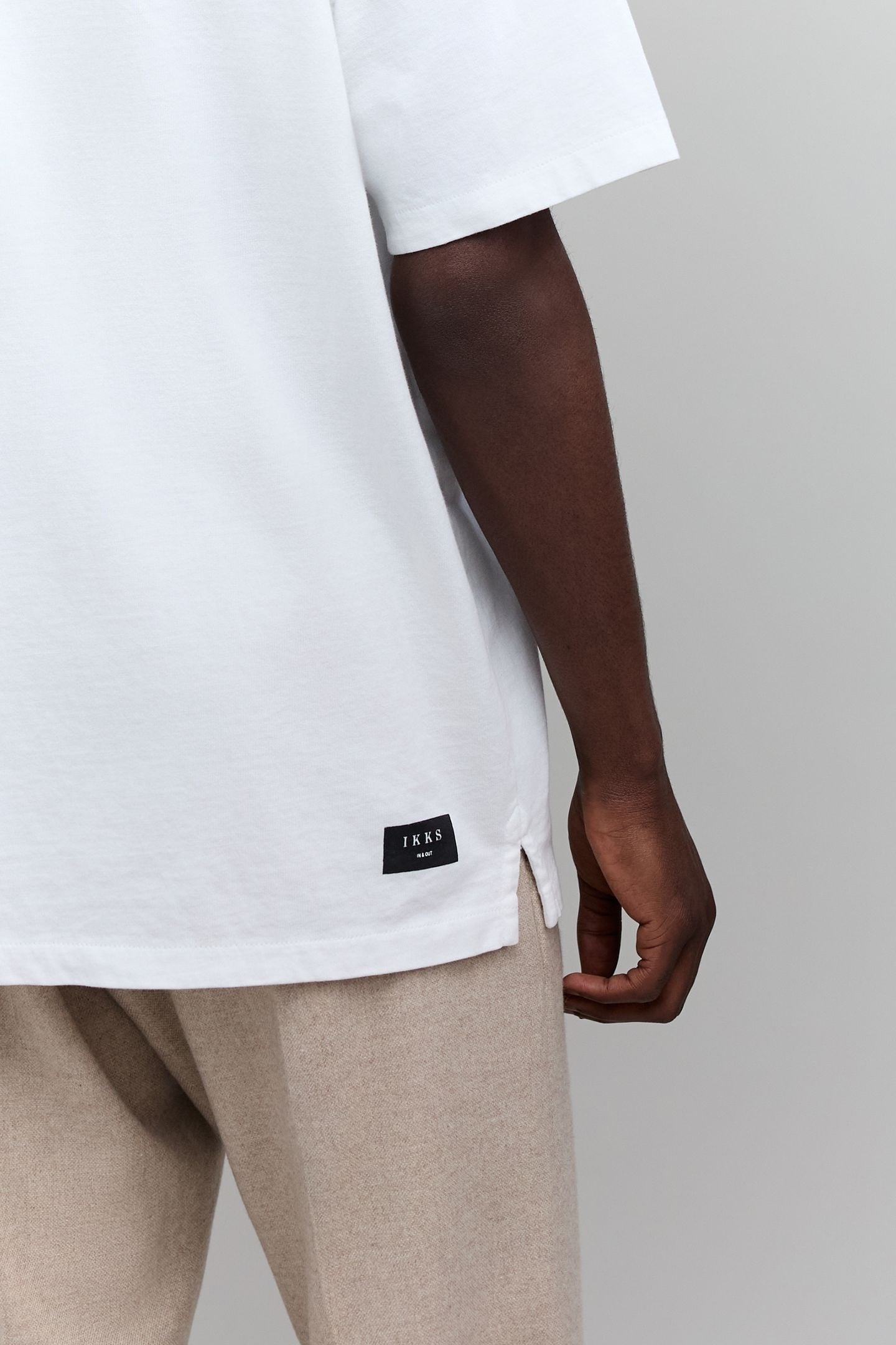 WHITE ORGANIC COTTON T-SHIRT WITH EMBROIDERED DATES 7