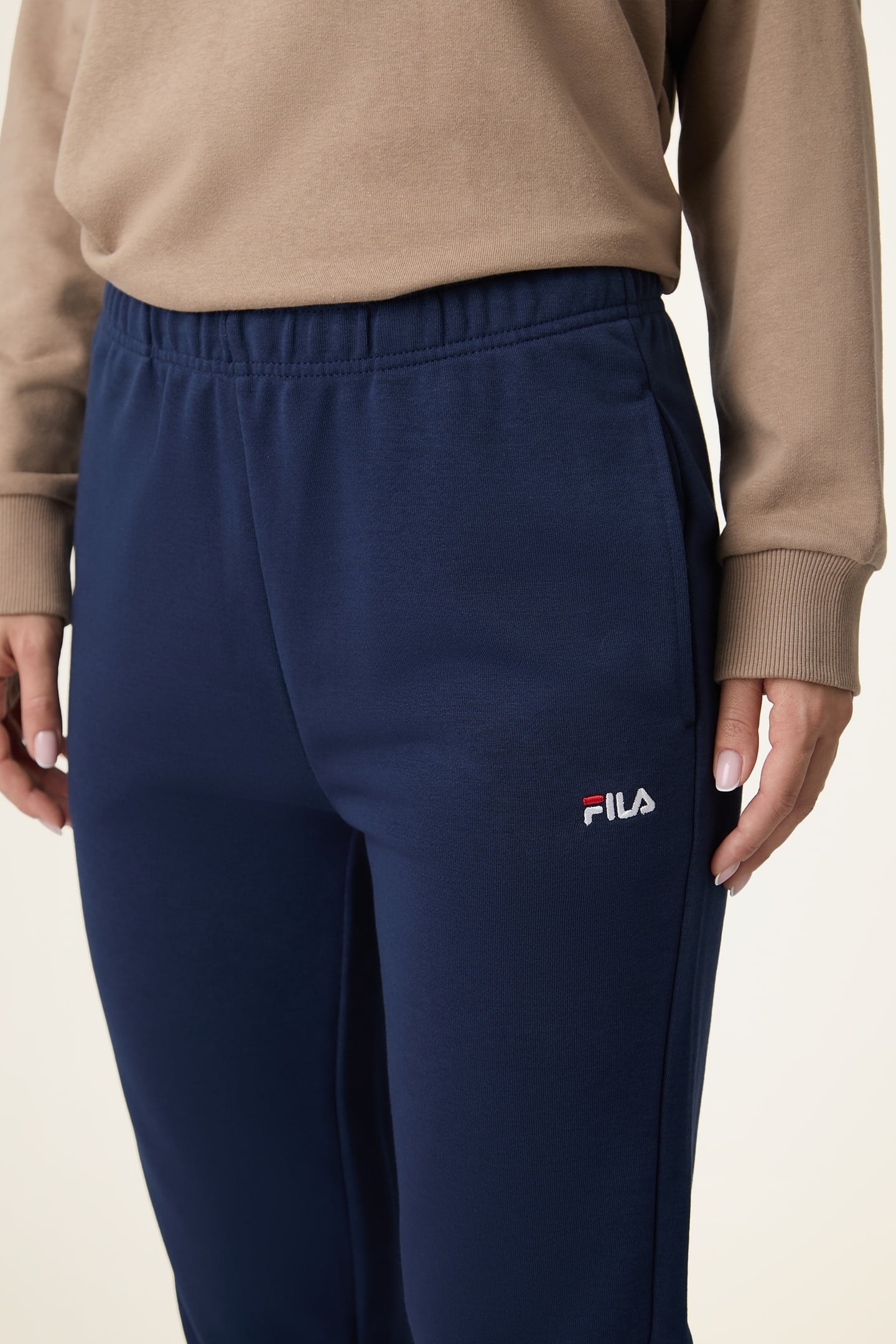 LUCERA SWEAT PANTS BLACK IRIS 6