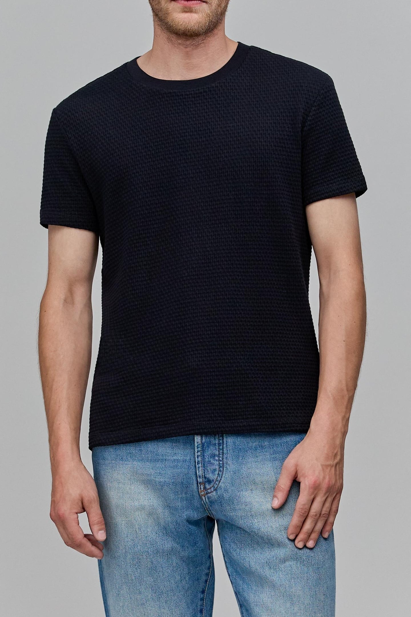 BLACK ORGANIC COTTON DECORATIVE JACQUARD T-SHIRT 2