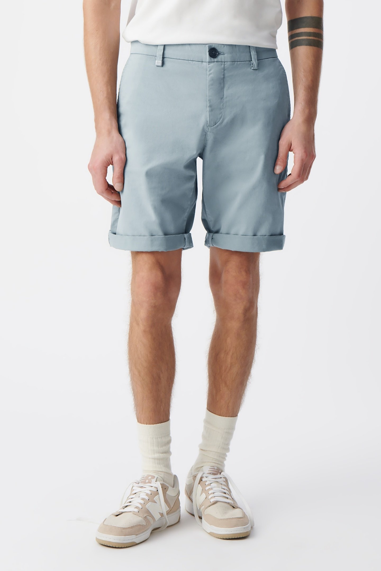 HORIZON TAPERED CHINO BERMUDAS 2