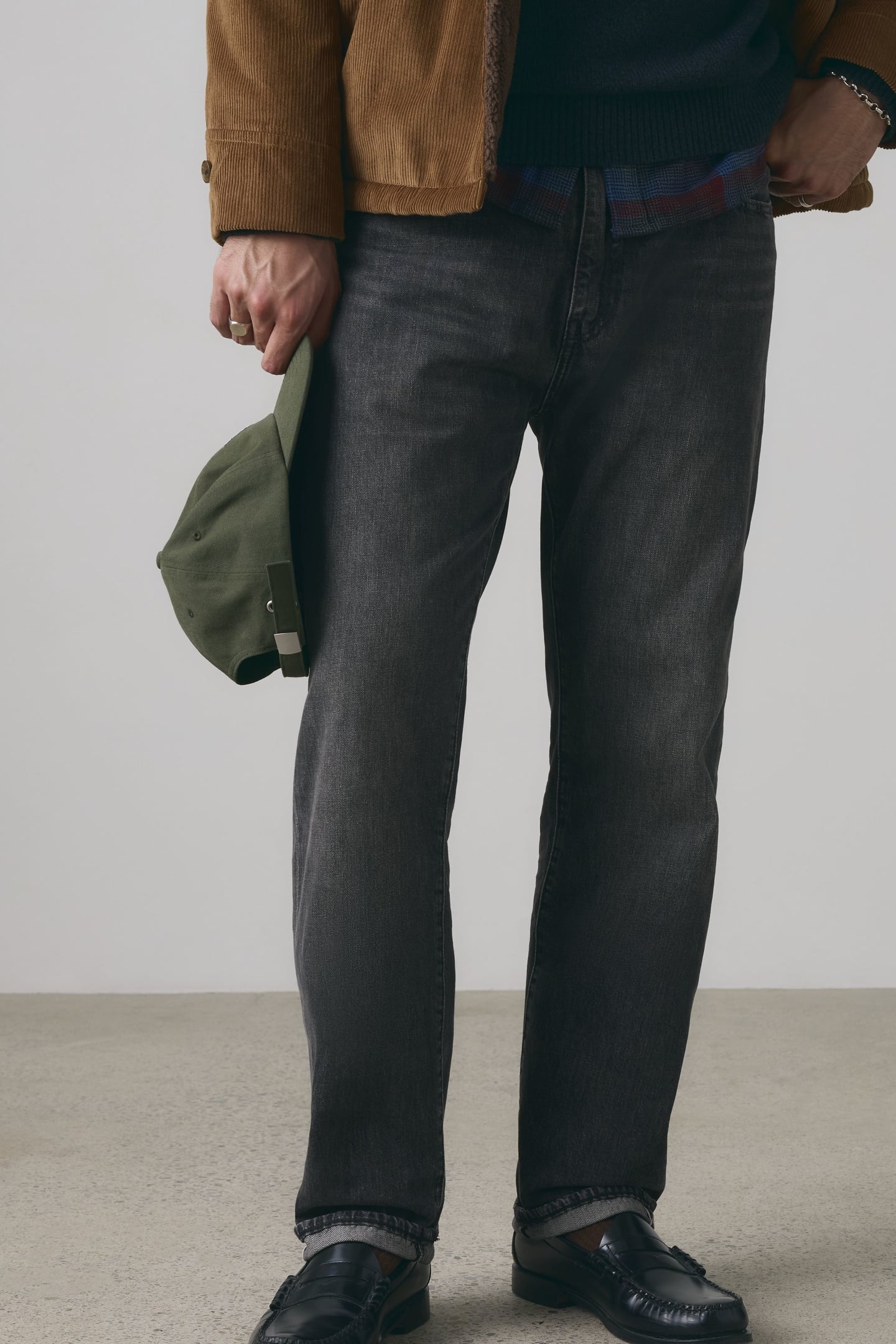 505 REGULAR BASALT ROCK SELVEDGE 8