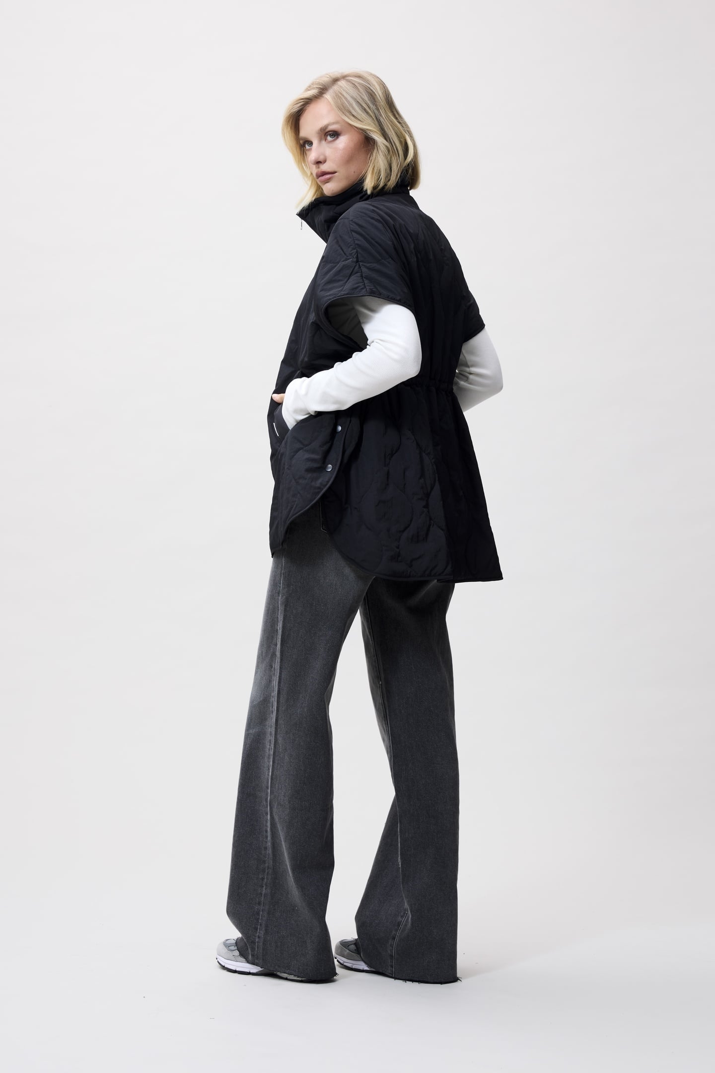 QUILTED BODYWARMER BLACK 3