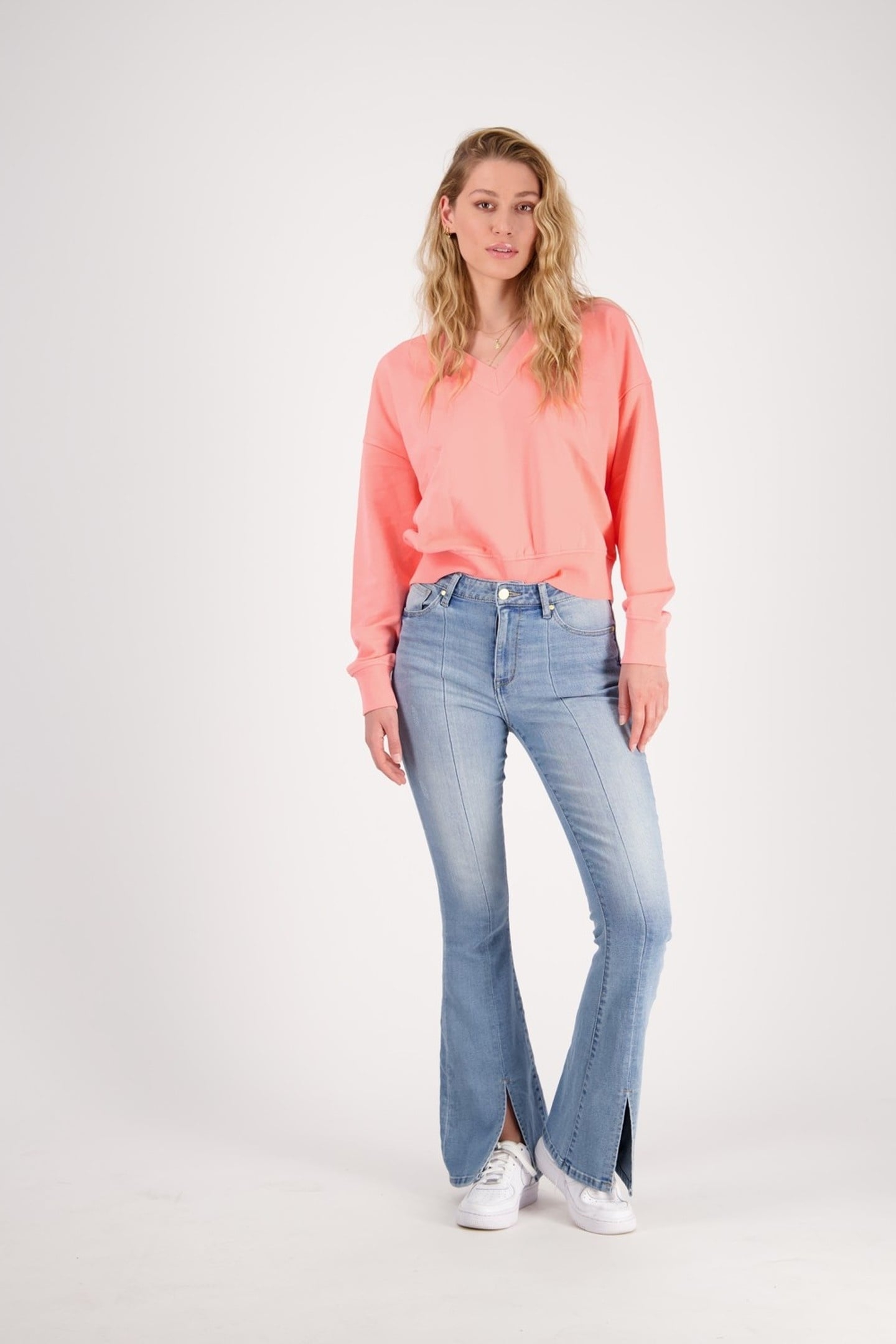 NOAH V-NECK PEACH PINK 2