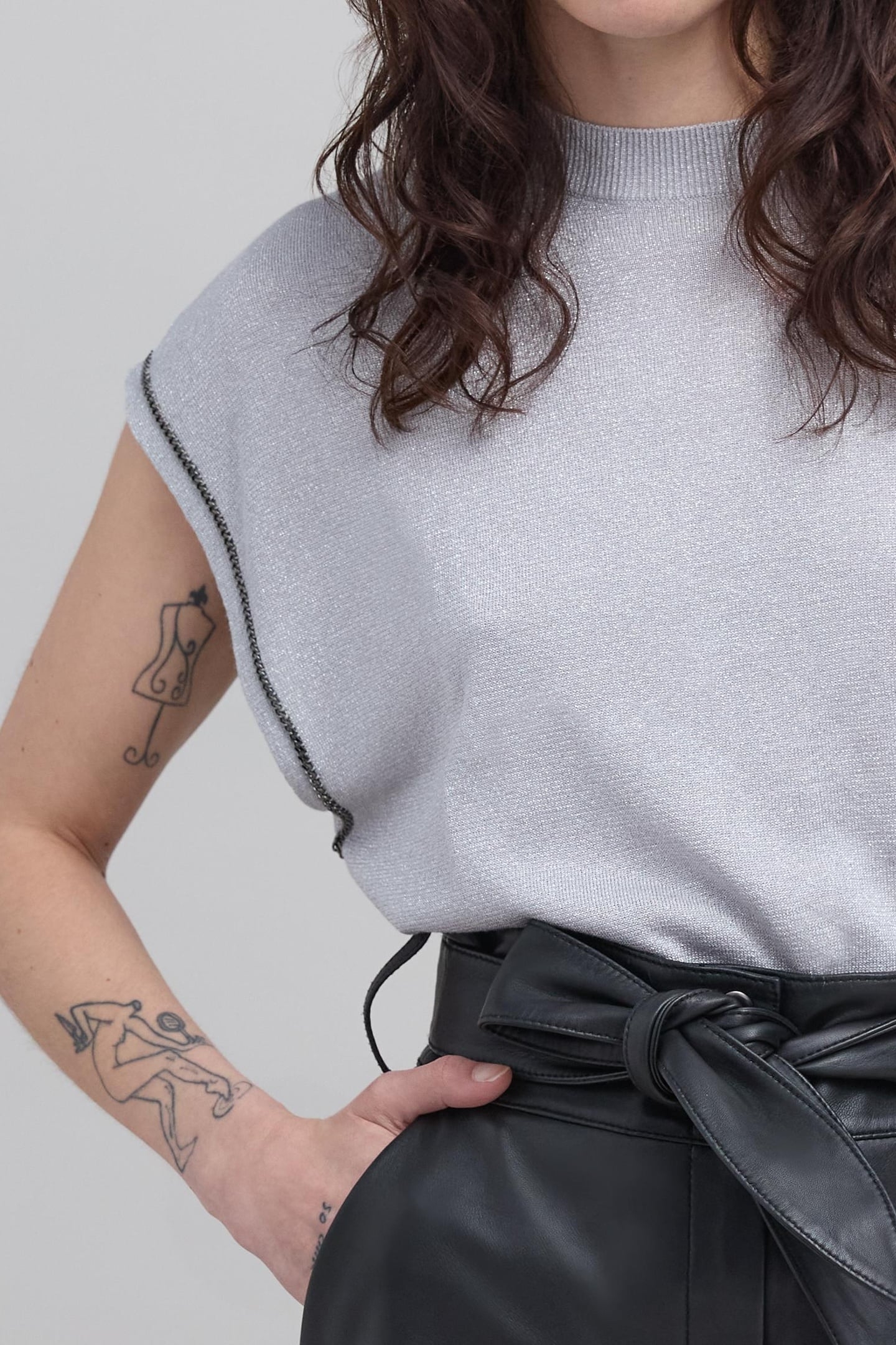 CLOUD GREY LUREX KNIT TOP WITH CURB CHAIN DETAIL 4