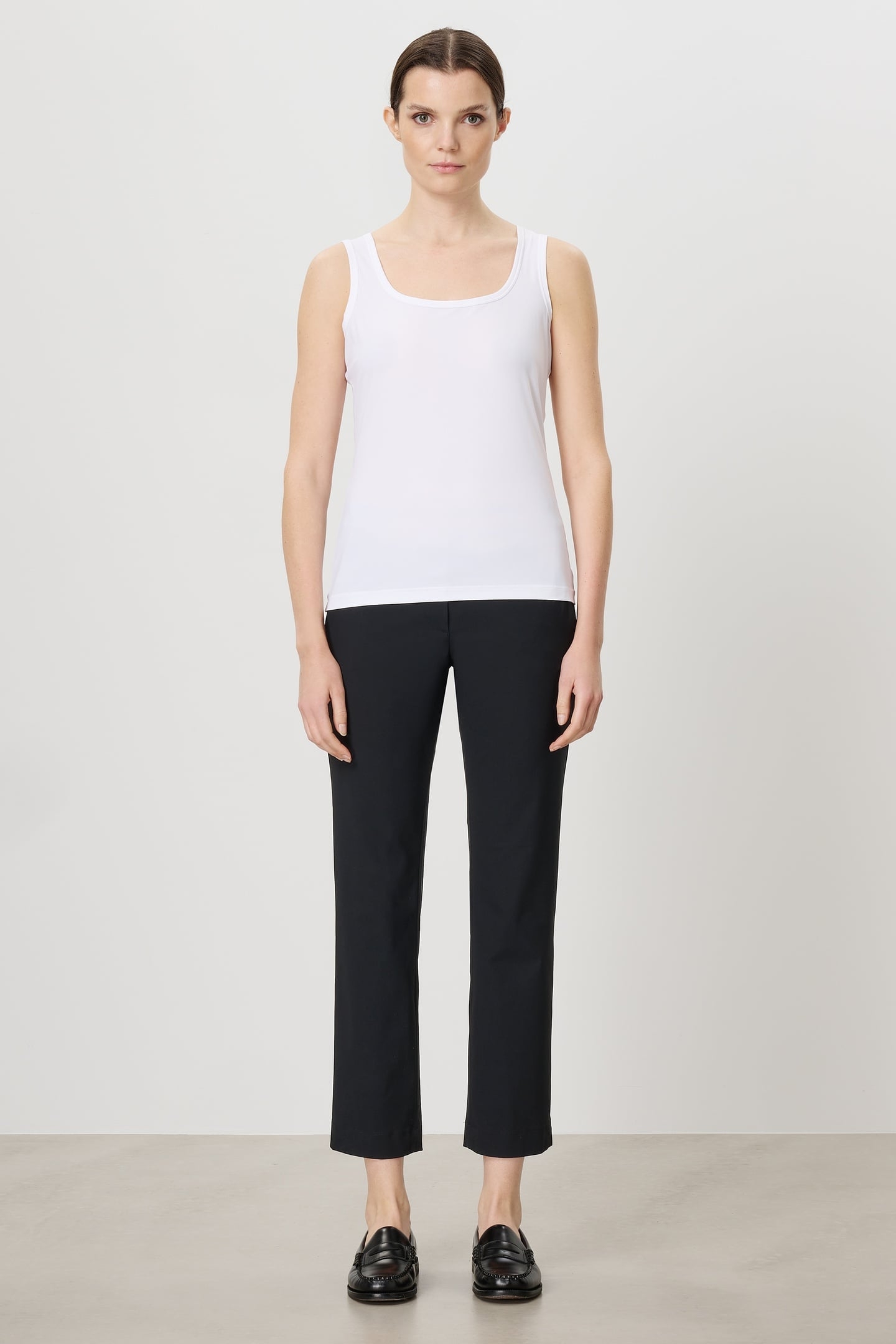 NEW TANK TOP OFF WHITE 3