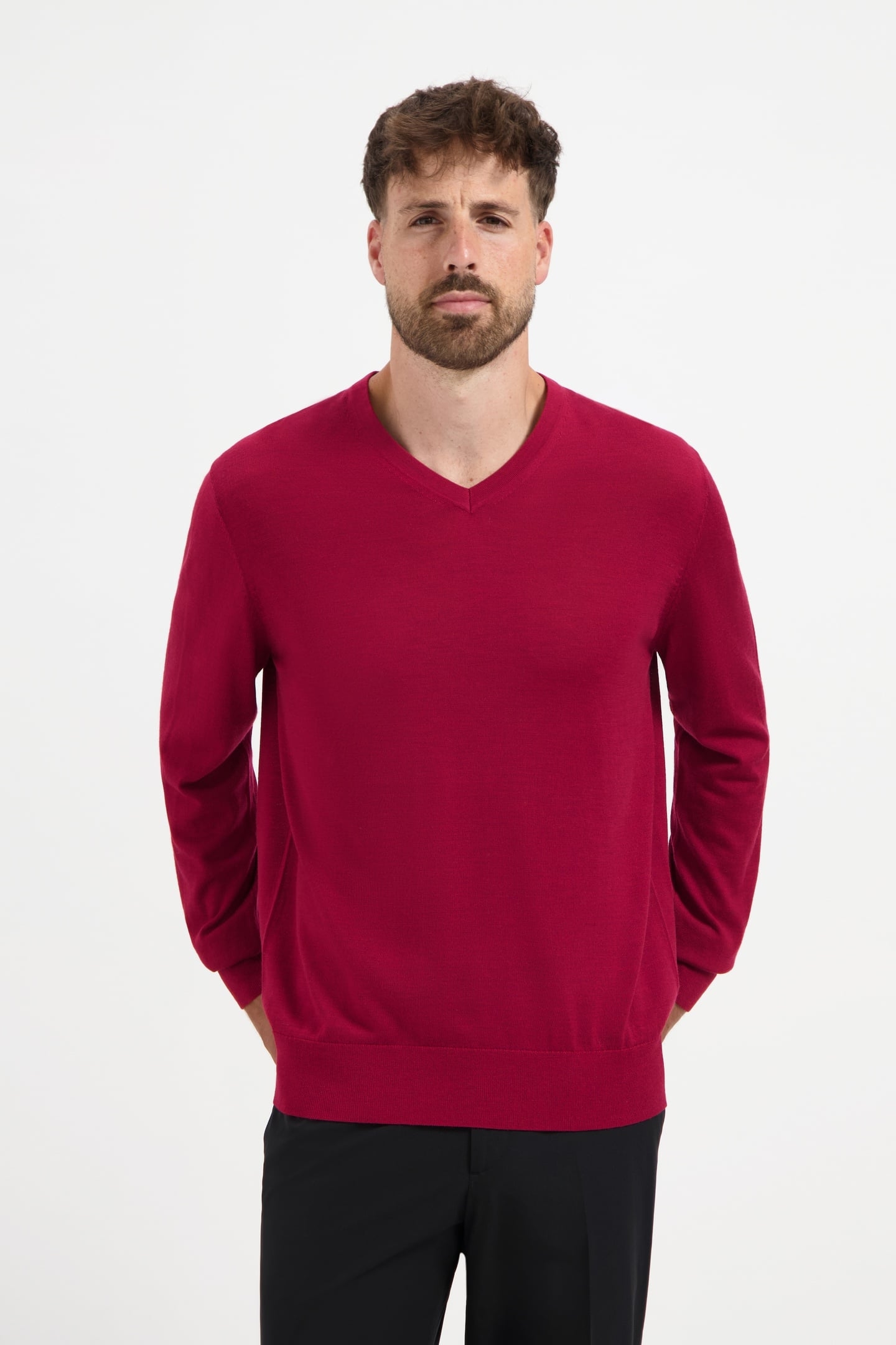 V NECK100% MERINO EMBER RED 2