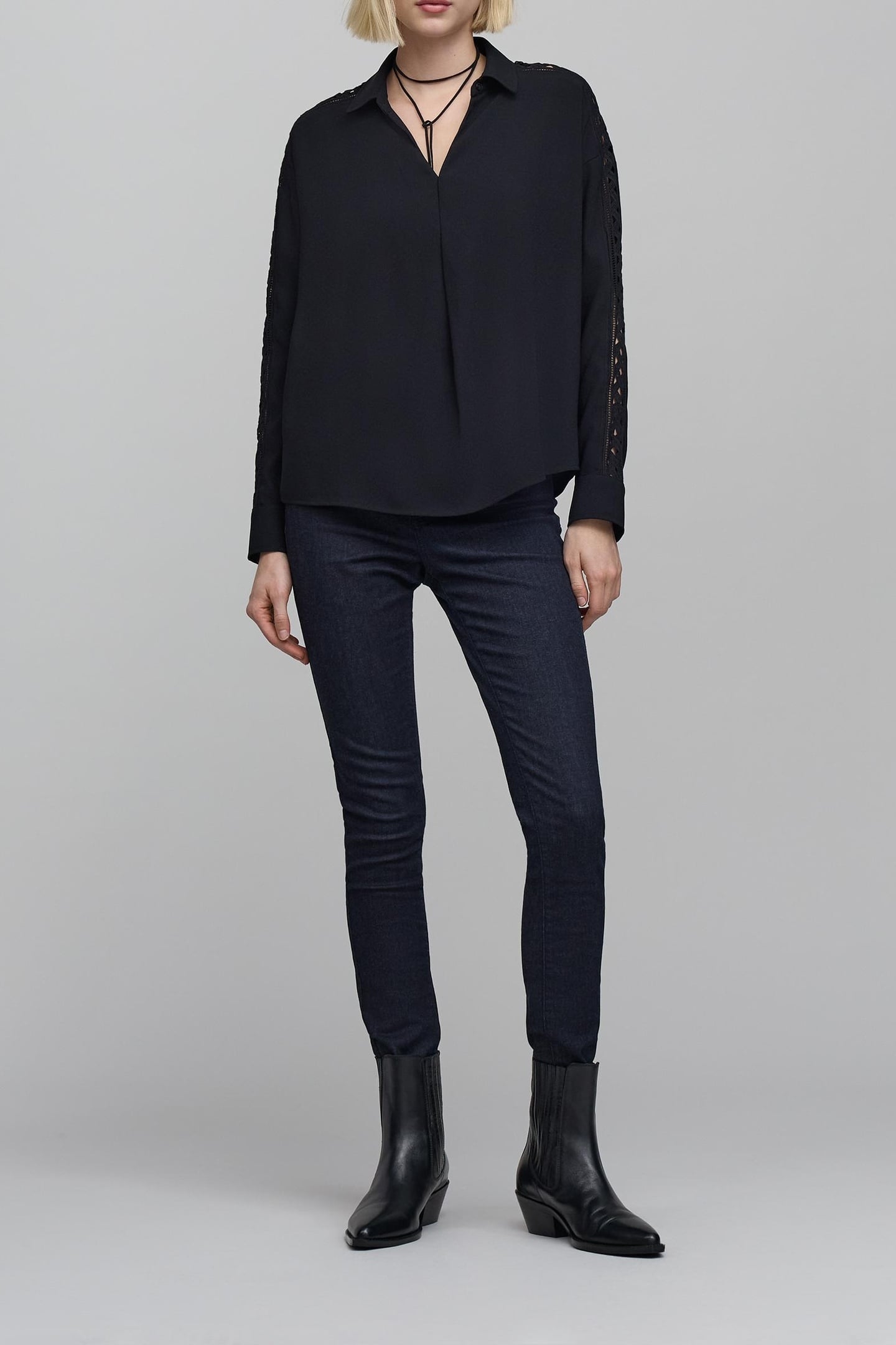 BLACK GRAPHIC LACE SLEEVE BLOUSE 3