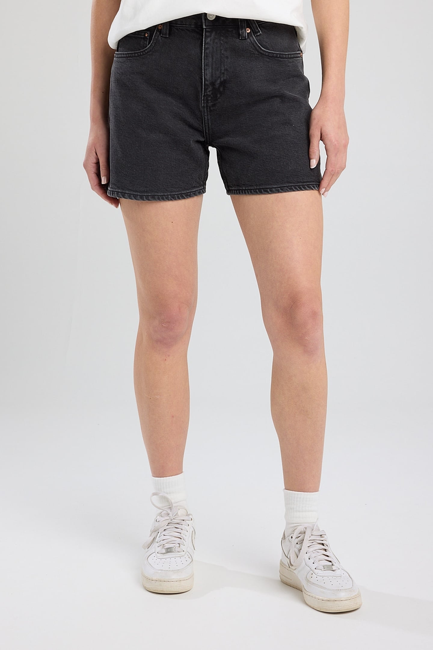 NEVEA WASHED BLACK 1