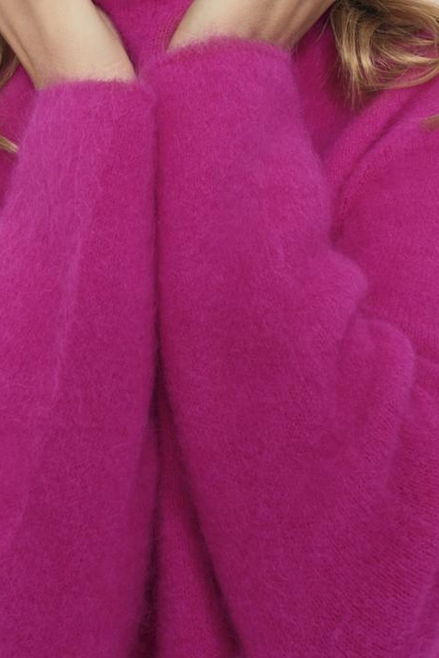 THELMA - FUCHSIA FLUFFY KNIT SWEATER 2