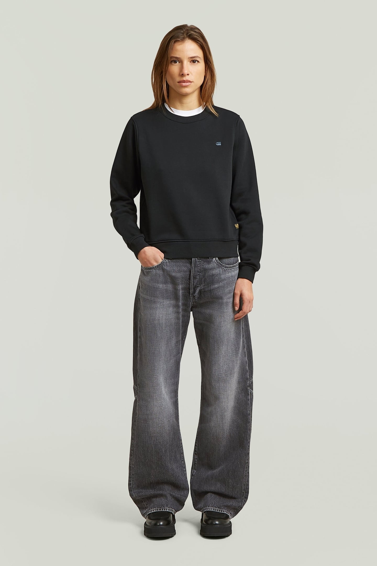 LOGO CREW SWEAT DK BLACK 1