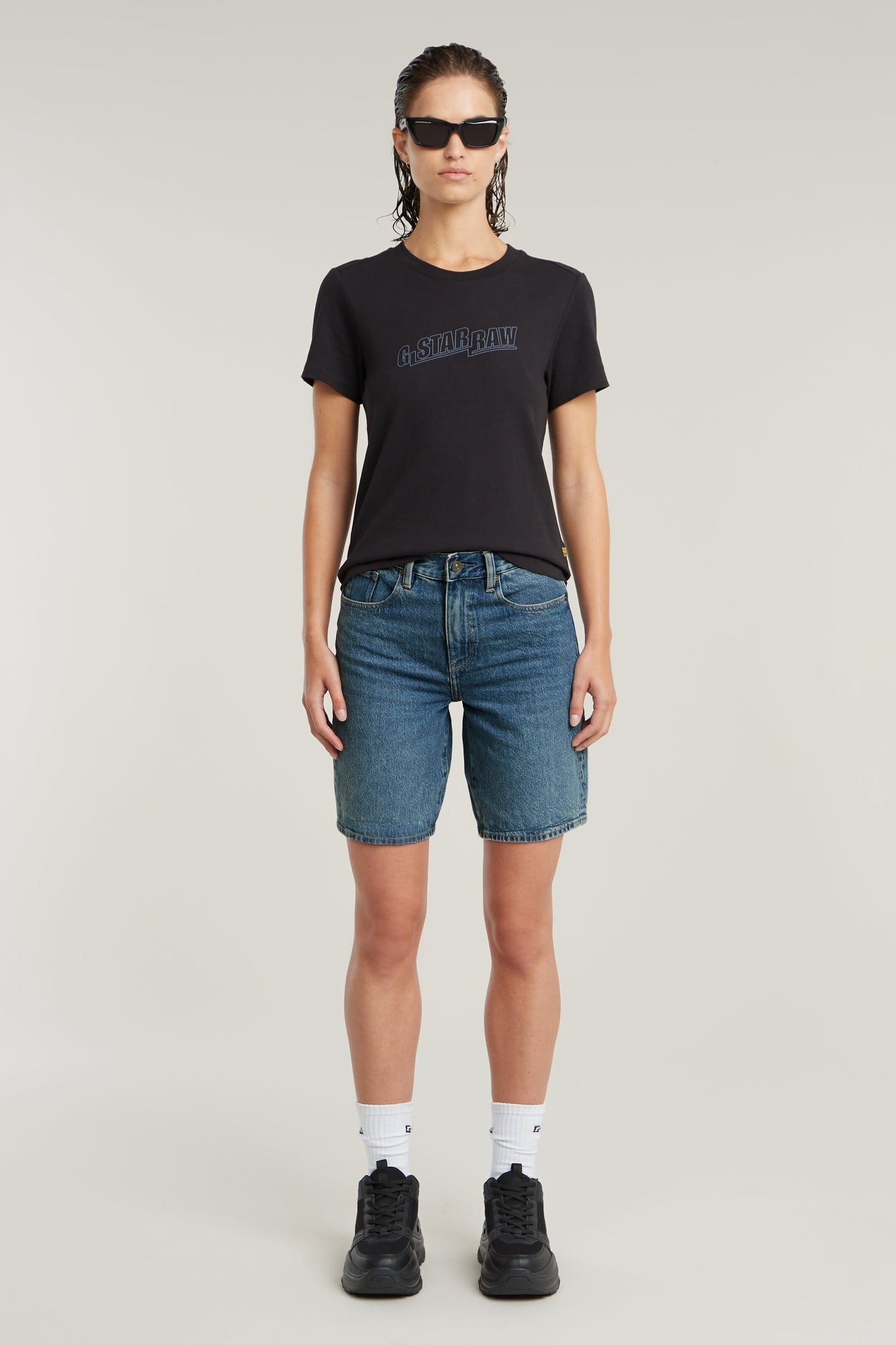 EMBRO LOGO R T DK BLACK 1