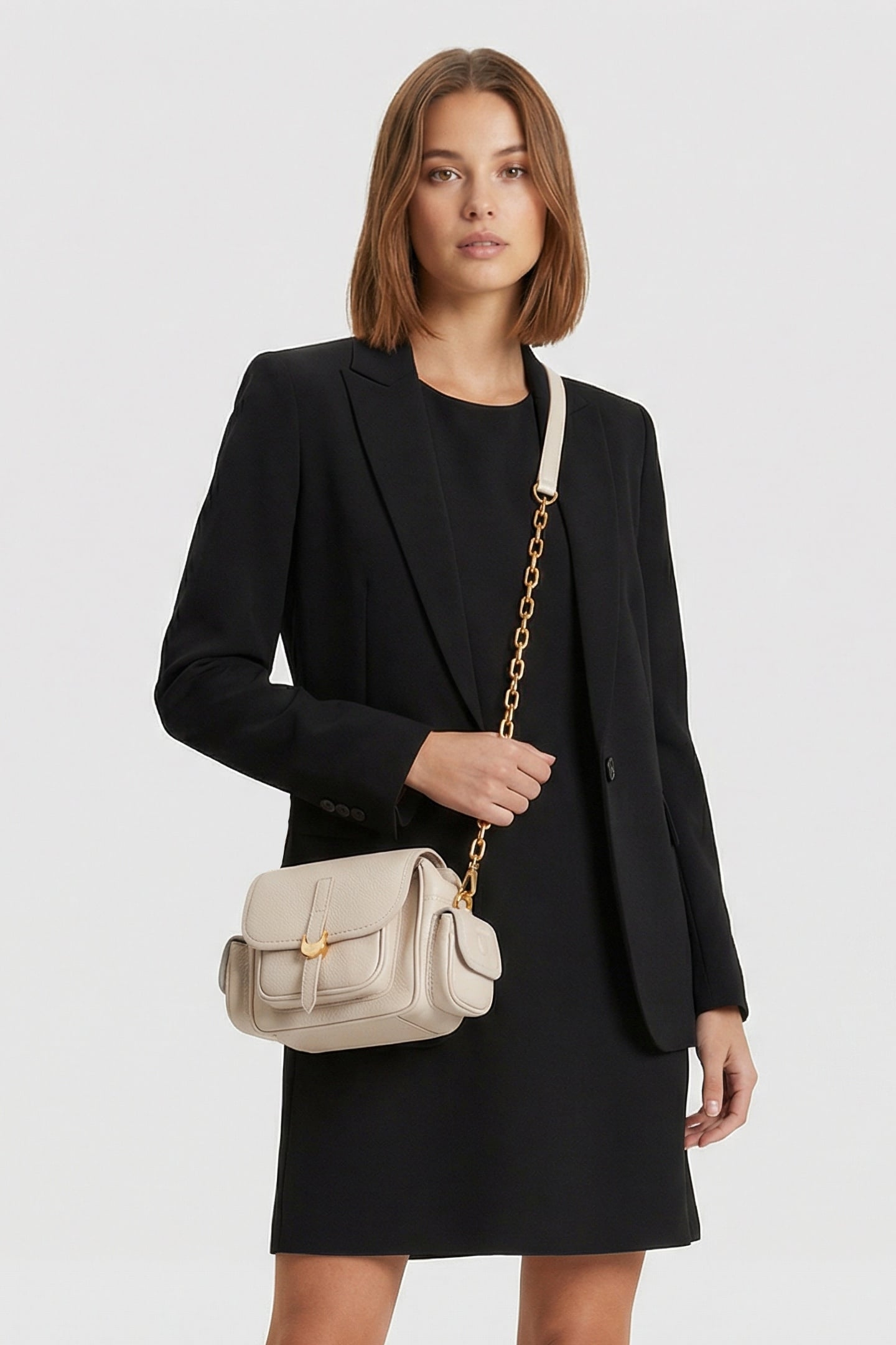 CROSS BODY BAG WITH POCKETS WITH CHAIN STRAP IN CREAM 1