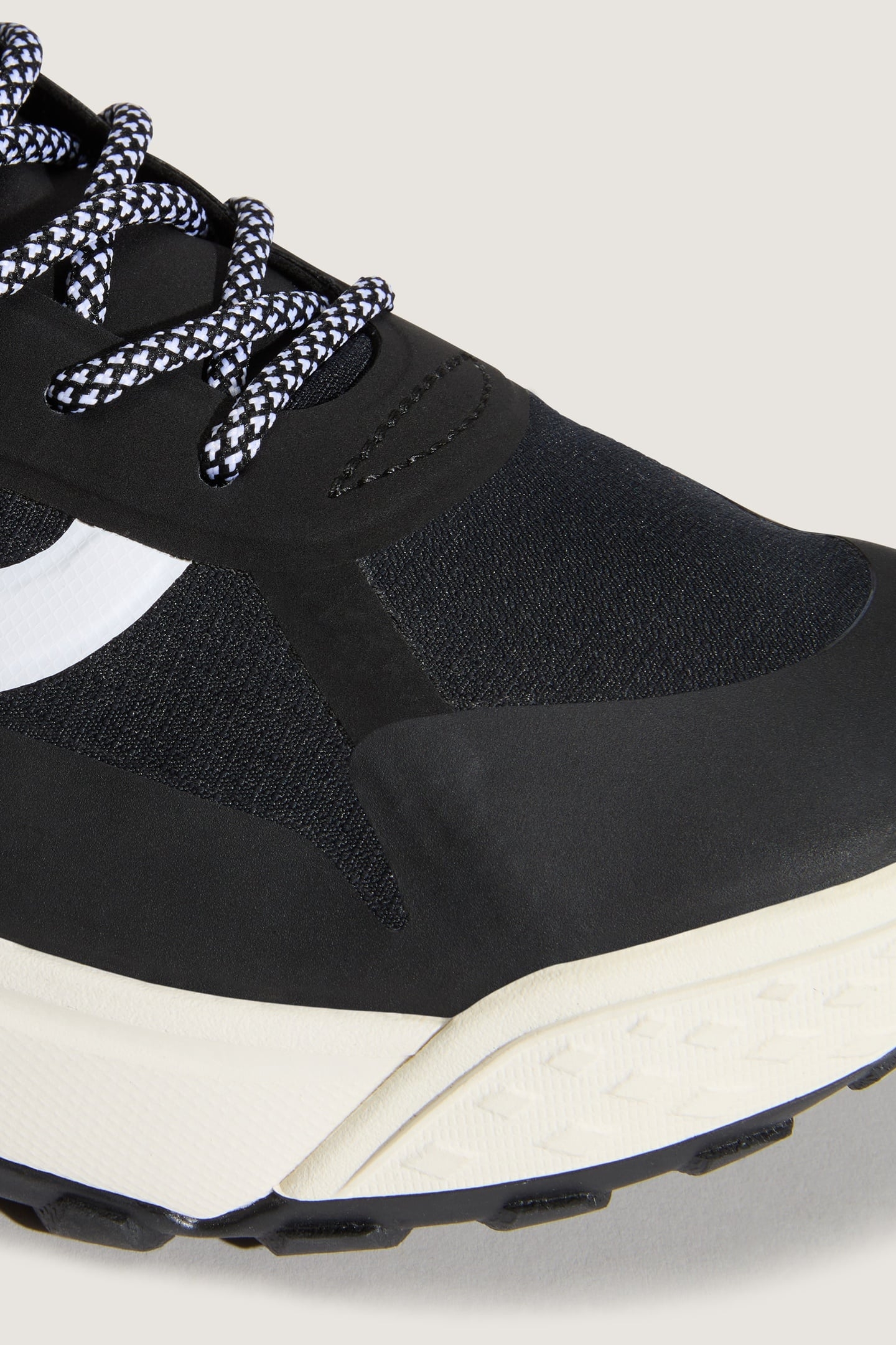 UNISEX CROSSPATH MID BLACK/WHITE 6