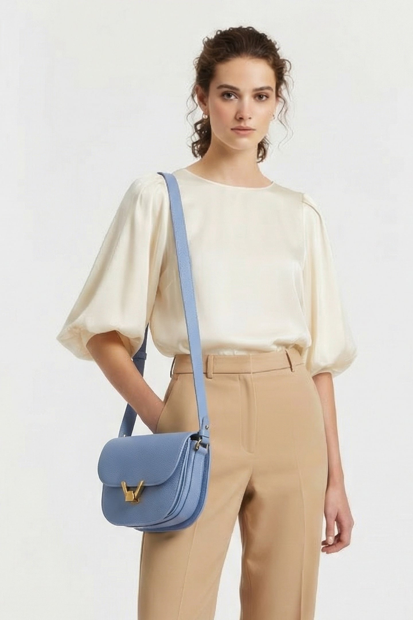 CROSS BODY BAG IN BLUE 1