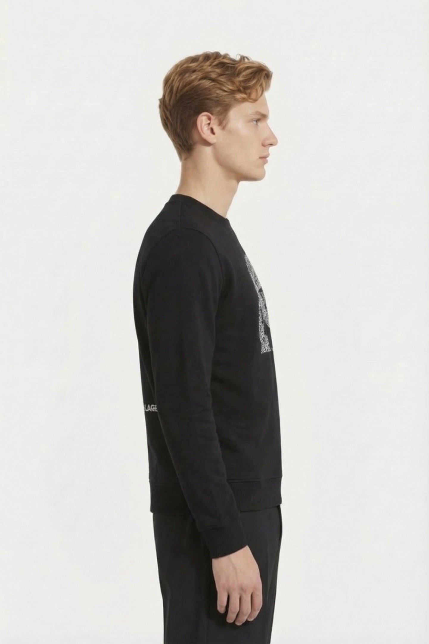 BLACK SWEAT CREWNECK 2