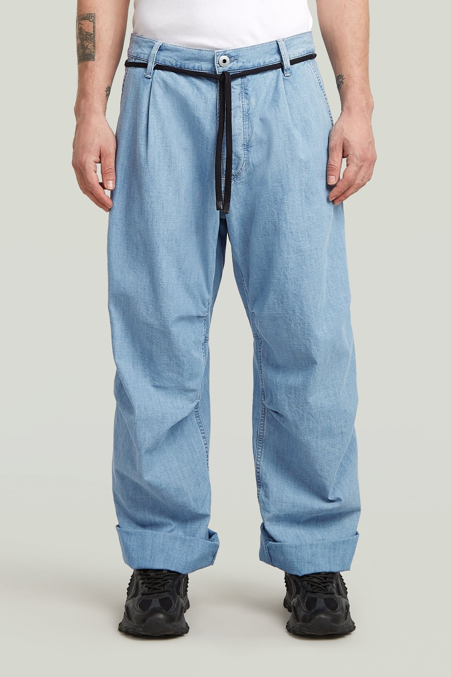 PLEATED 3D DENIM PANT FADED BREEZE 2