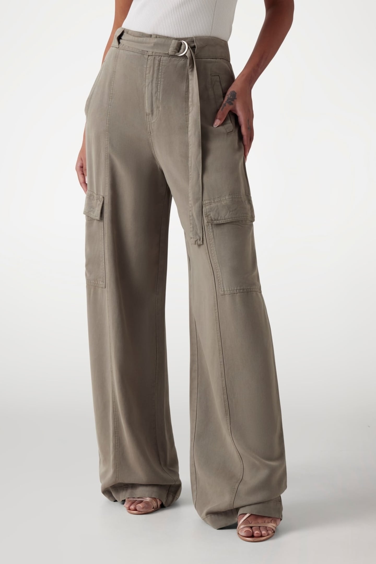 GUESS ECO AGATHA CARGO MOSSY GREEN 6