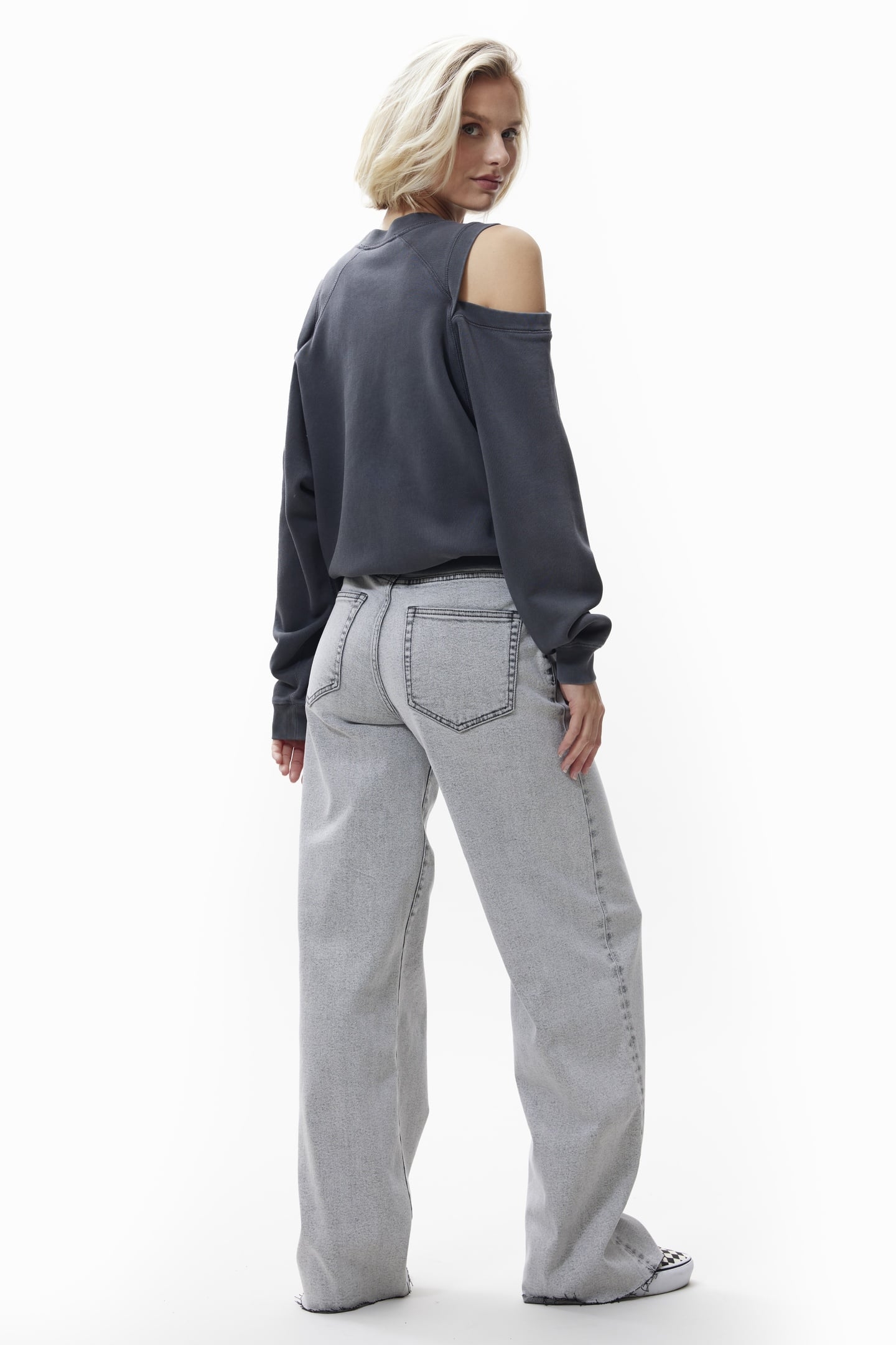 SWEATER WITH CUT OUT CARBON 3