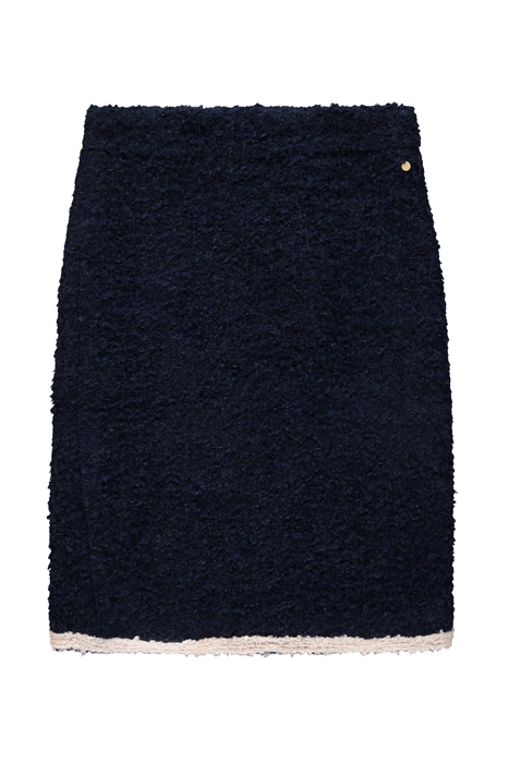 SKIRT KNEE SLIT AT BACK 1